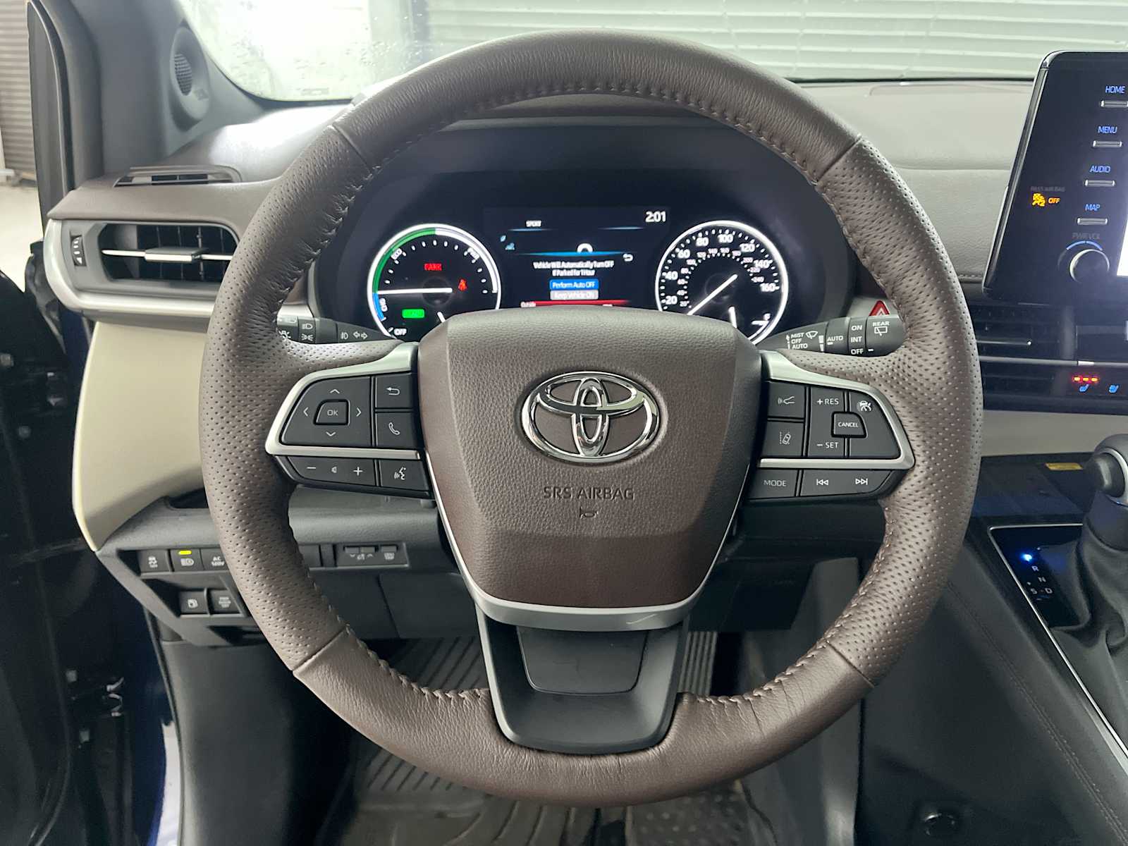 Thumbnail: 2023 Toyota Sienna - 11