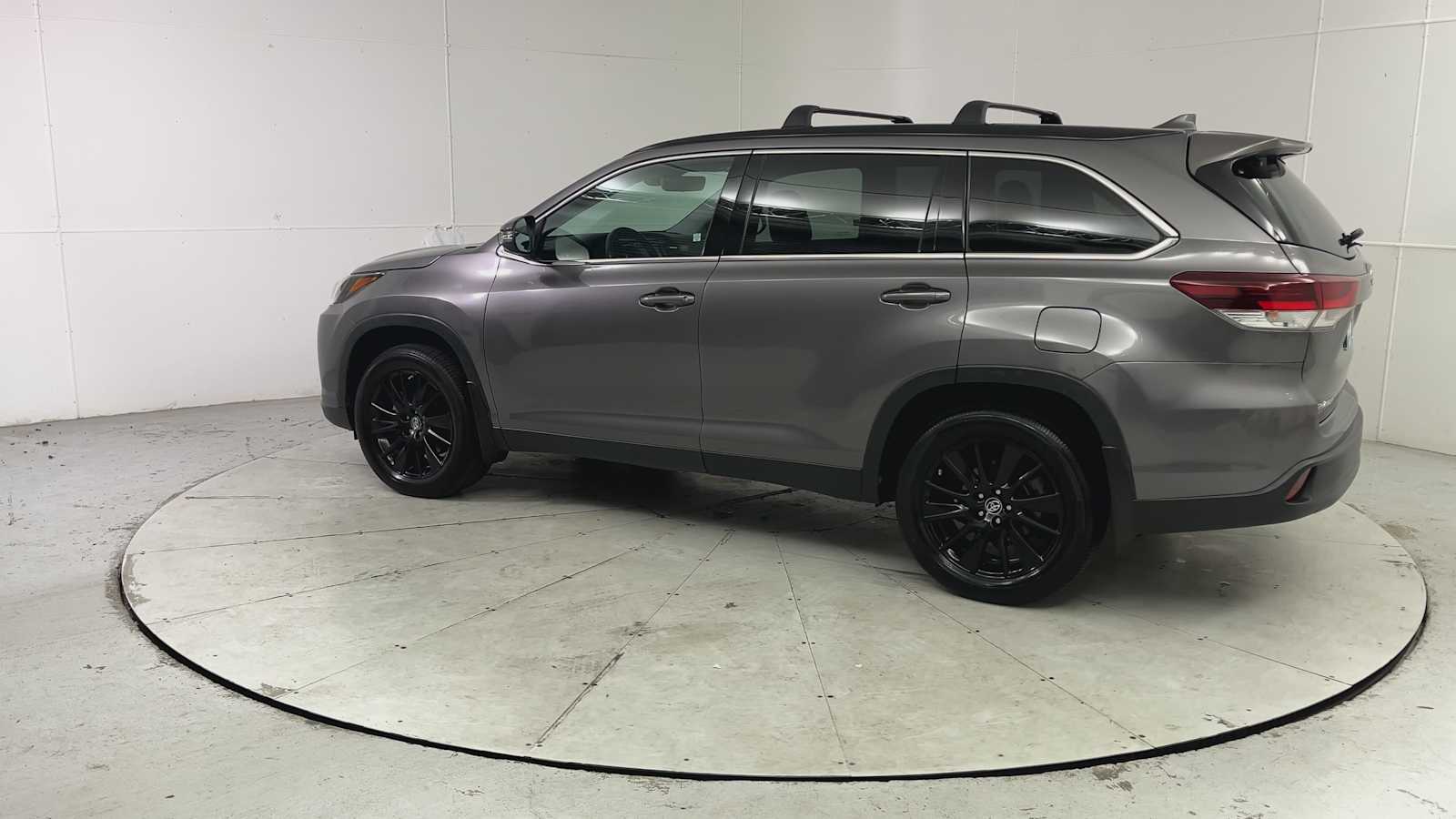 Thumbnail: 2019 Toyota Highlander - 3