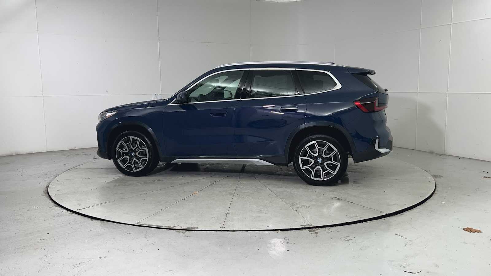 Thumbnail: 2026 BMW X1 - 5