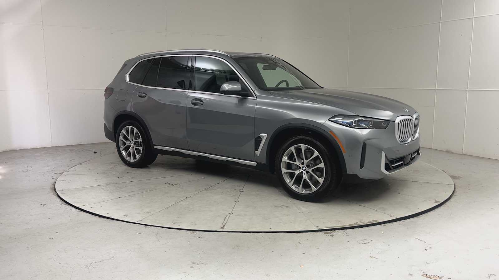 Thumbnail: 2026 BMW X5 - 8