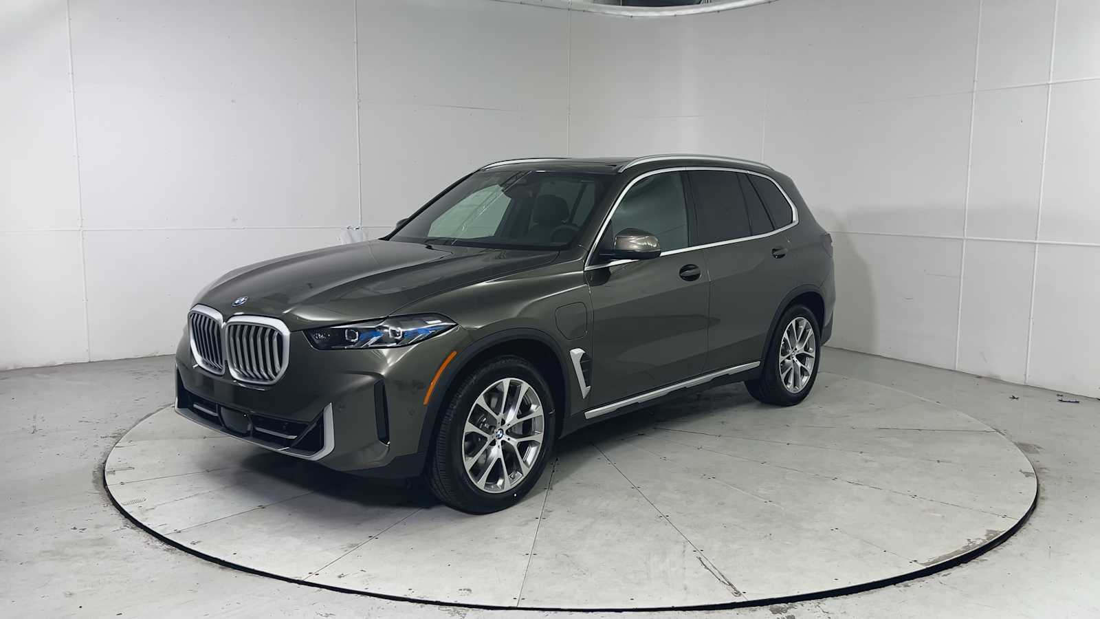 Thumbnail: 2026 BMW X5 - 6