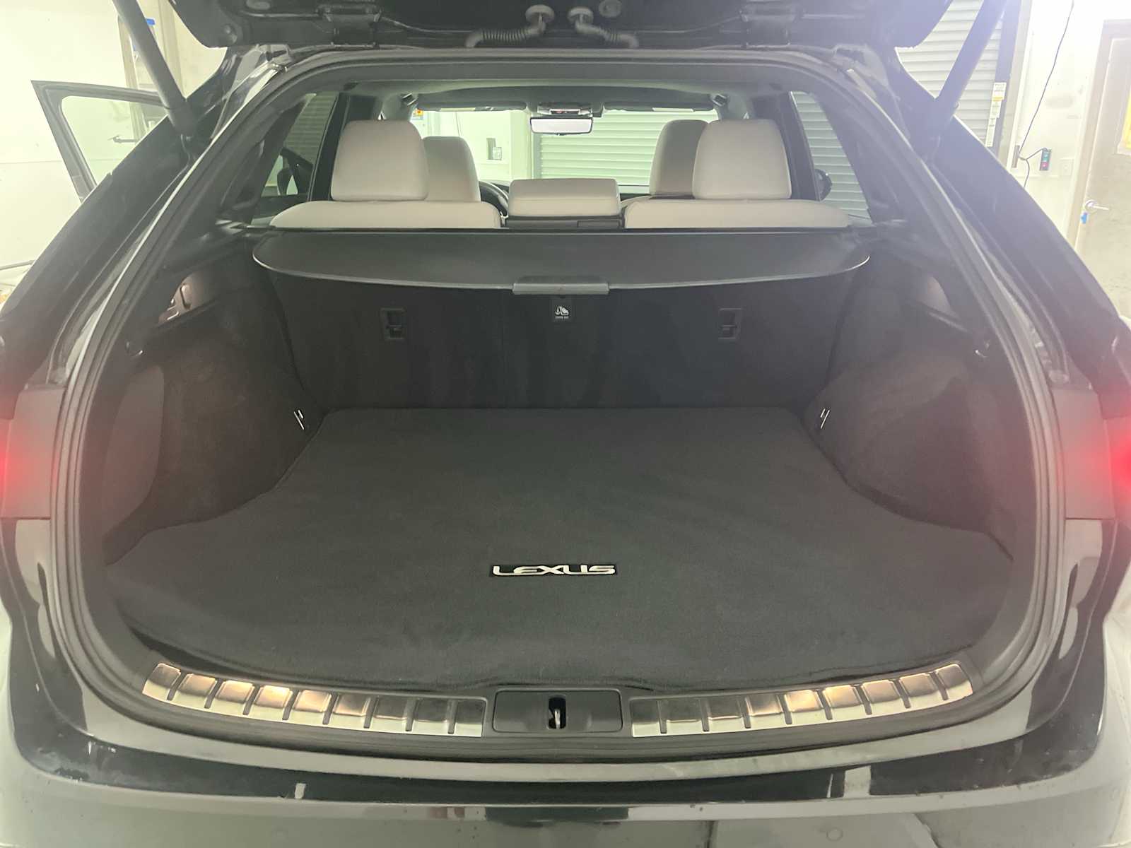 Thumbnail: 2023 Lexus RX - 26