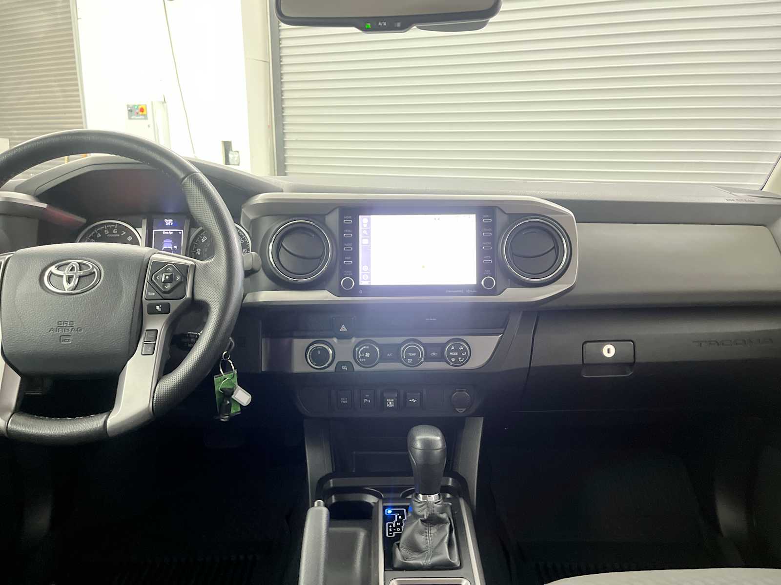 Thumbnail: 2020 Toyota Tacoma - 10