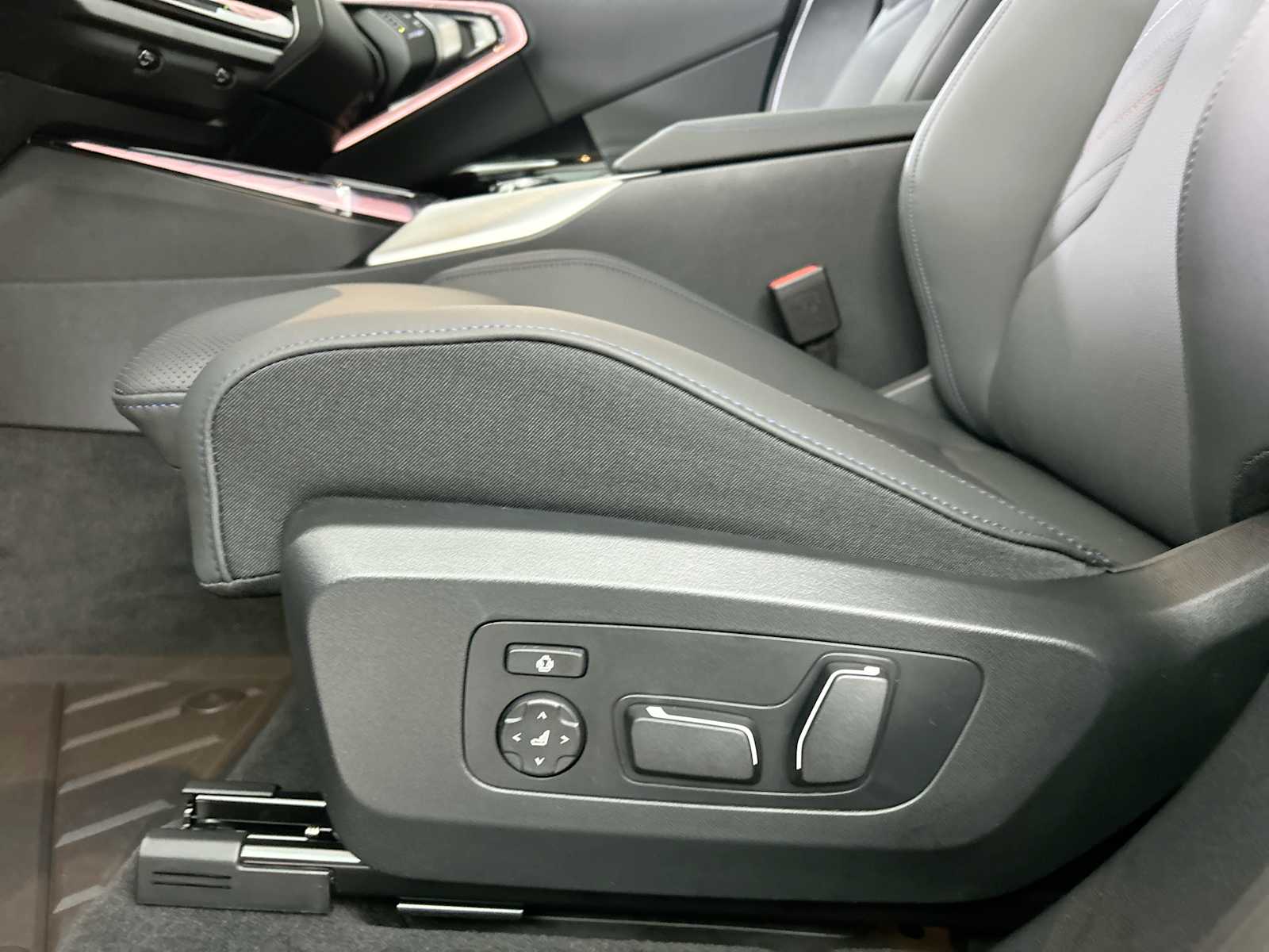 Thumbnail: 2026 BMW X3 - 14