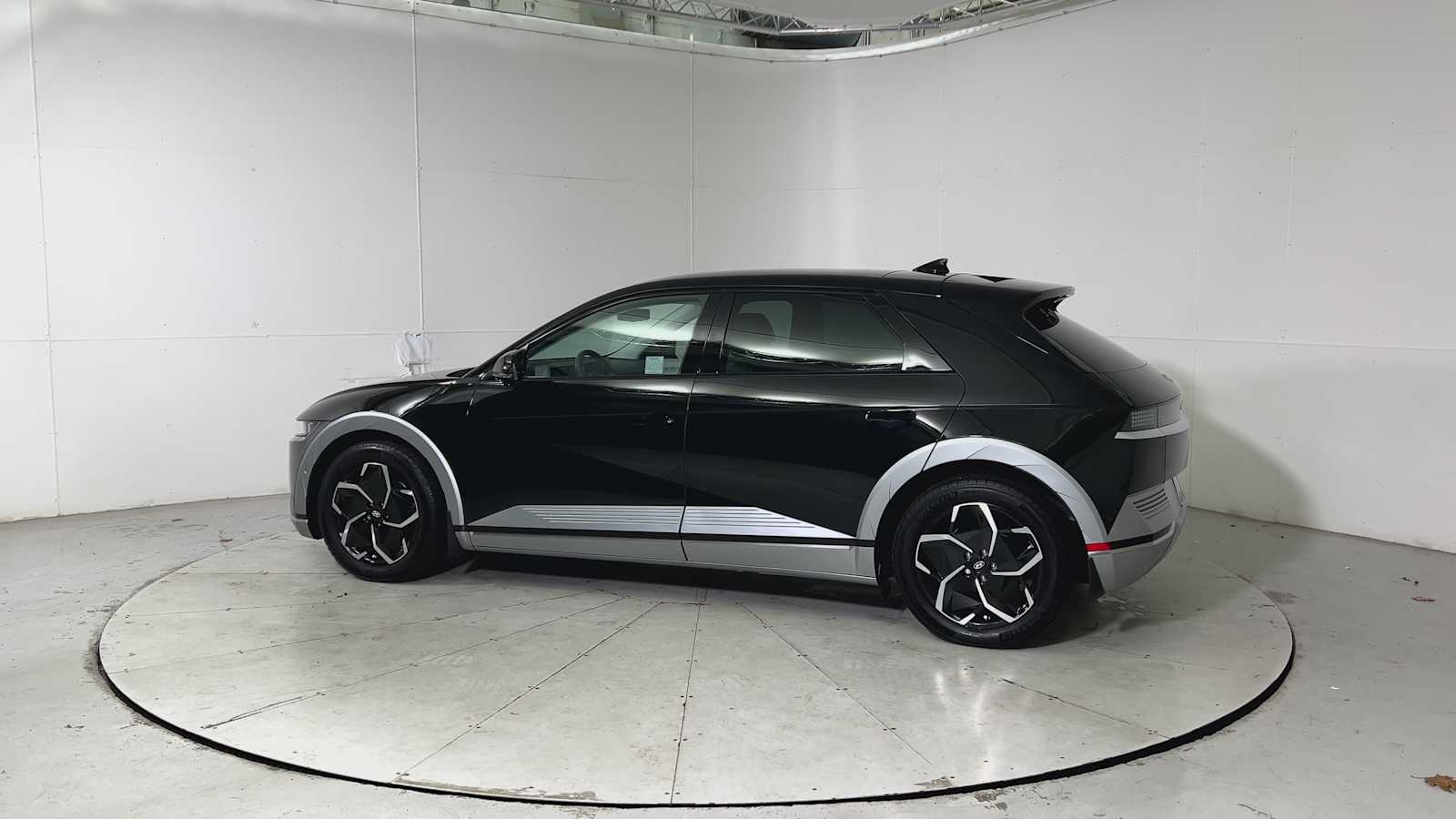 Thumbnail: 2024 Hyundai Ioniq 5 - 4