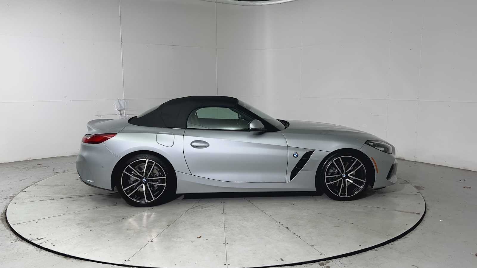 Thumbnail: 2021 BMW Z4 - 9