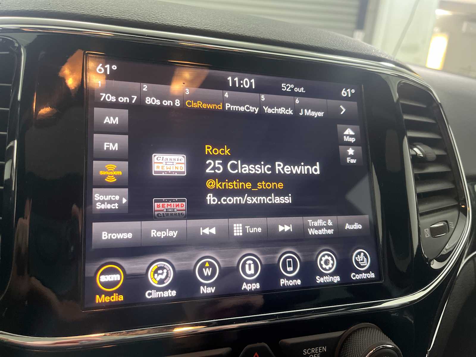 Thumbnail: 2020 Jeep Grand Cherokee - 18