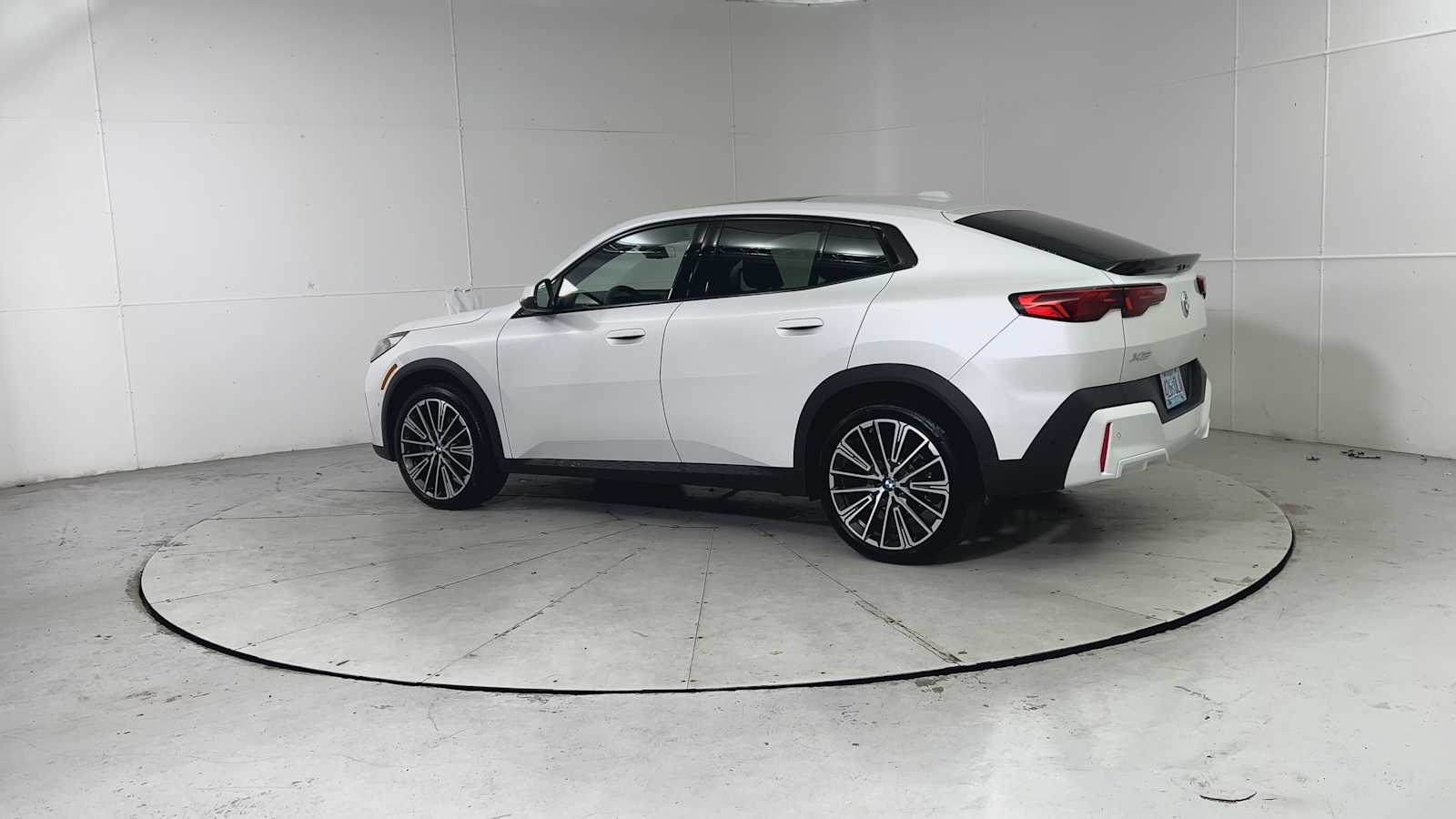 Thumbnail: 2025 BMW X2 - 4