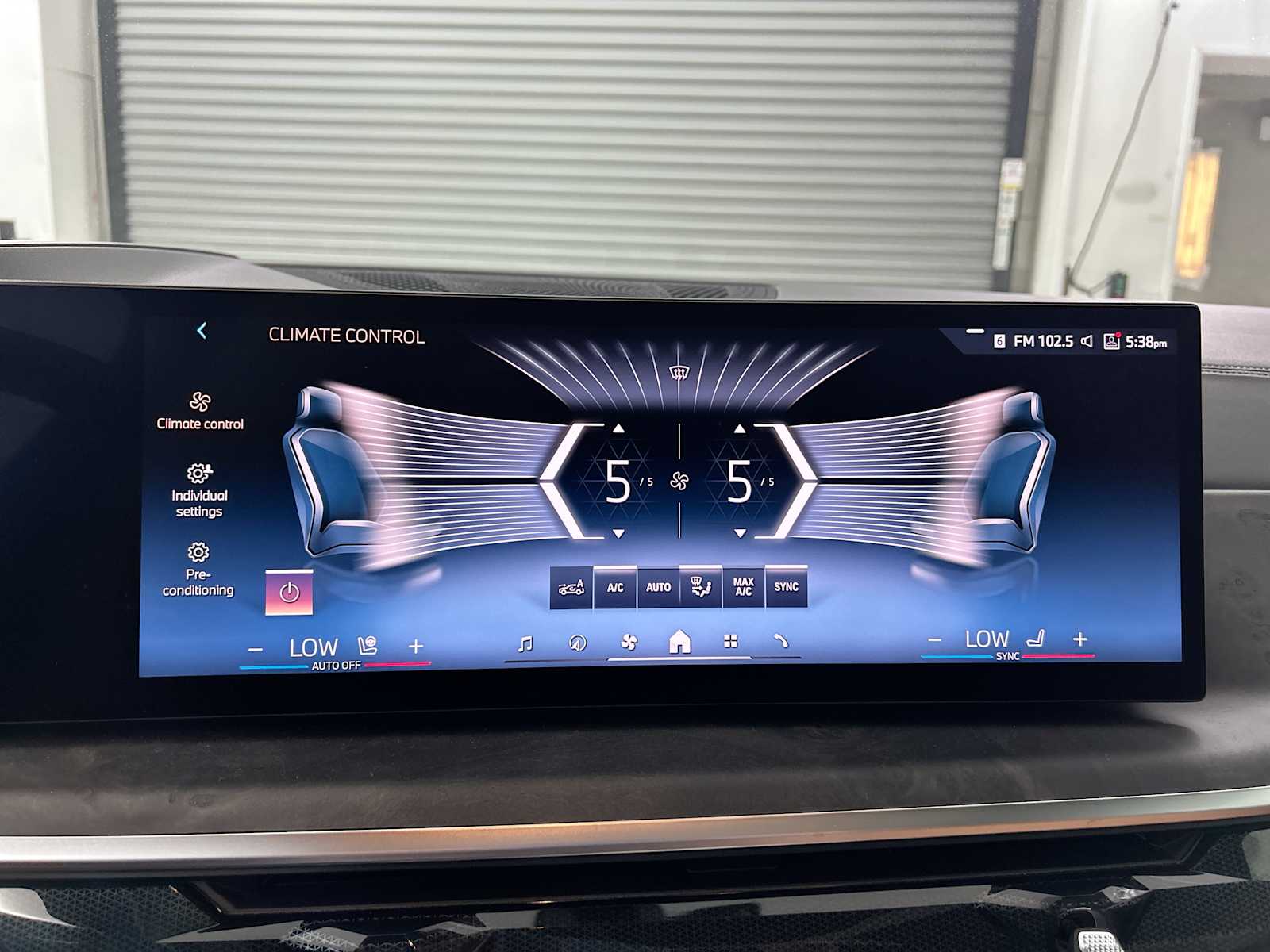 Thumbnail: 2026 BMW X5 - 17