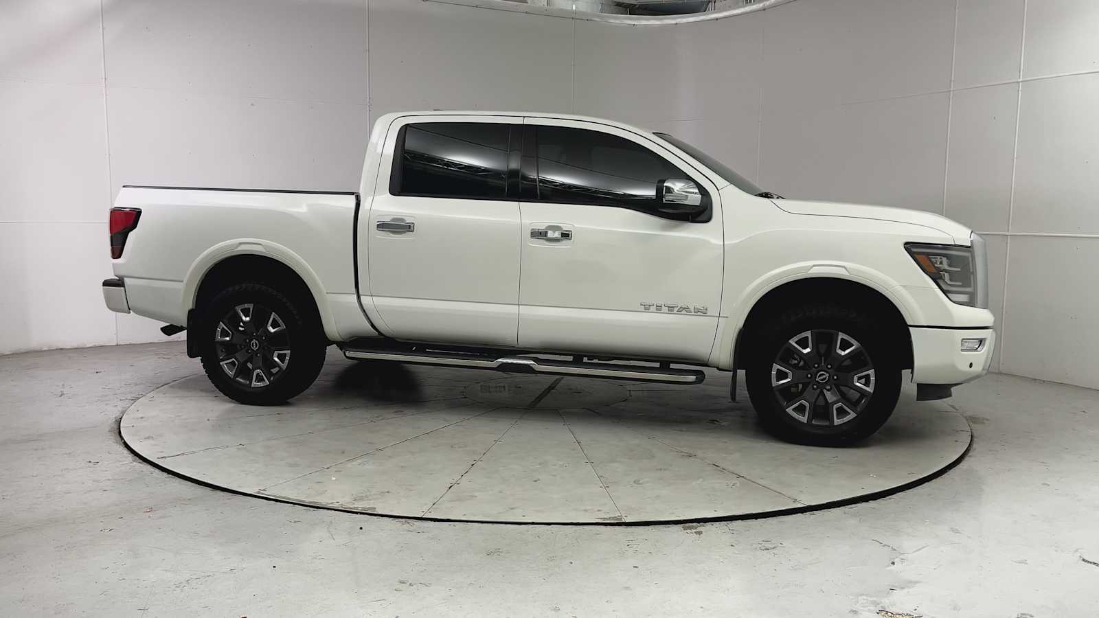 Thumbnail: 2023 Nissan Titan - 8