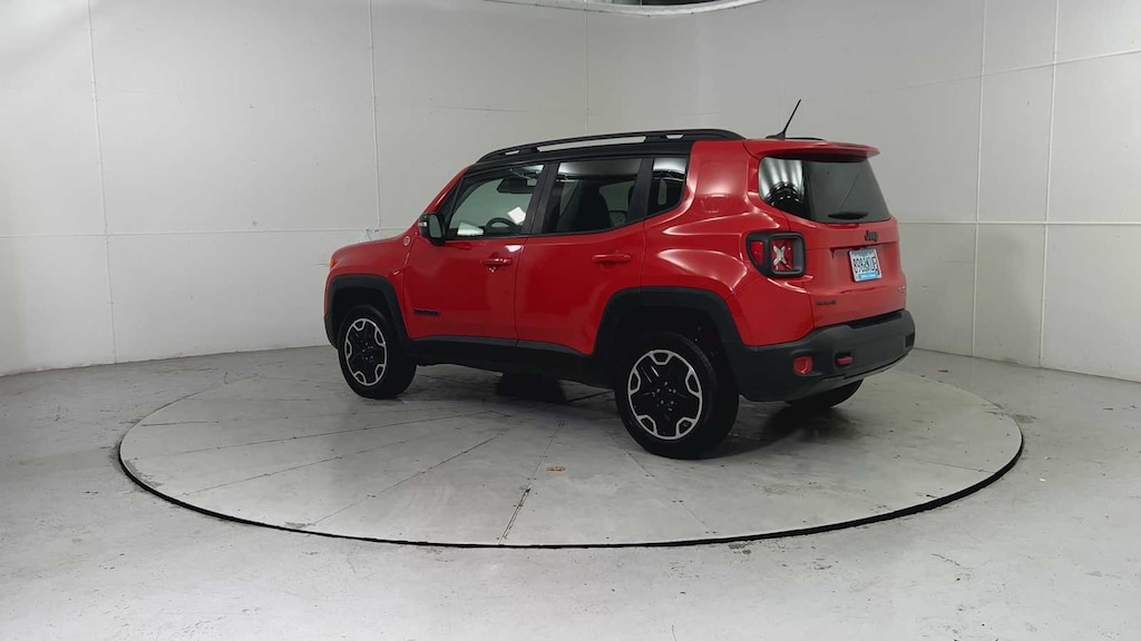 Used 2016 Jeep Renegade Trailhawk SUV