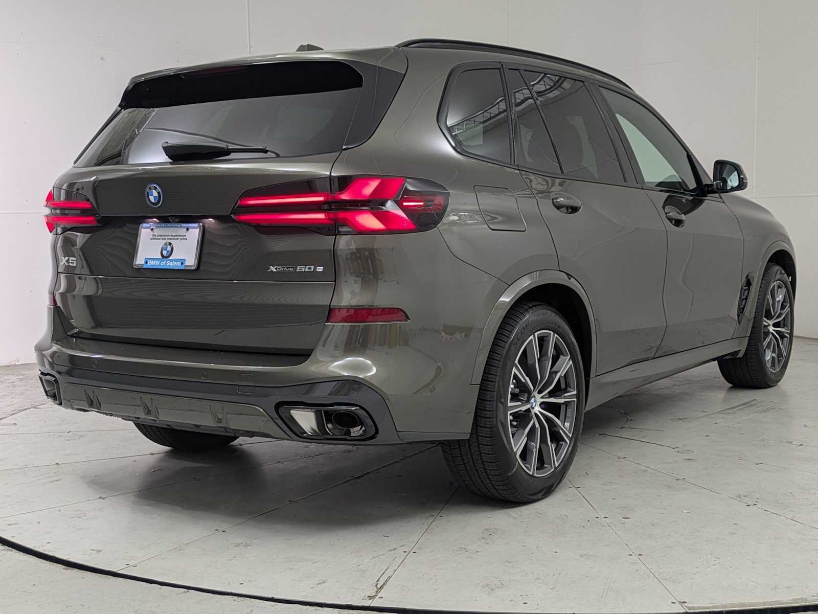 2026 BMW X5 xDrive50e 6
