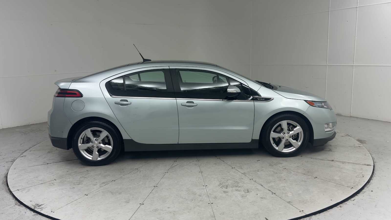 Thumbnail: 2012 Chevrolet Volt - 9
