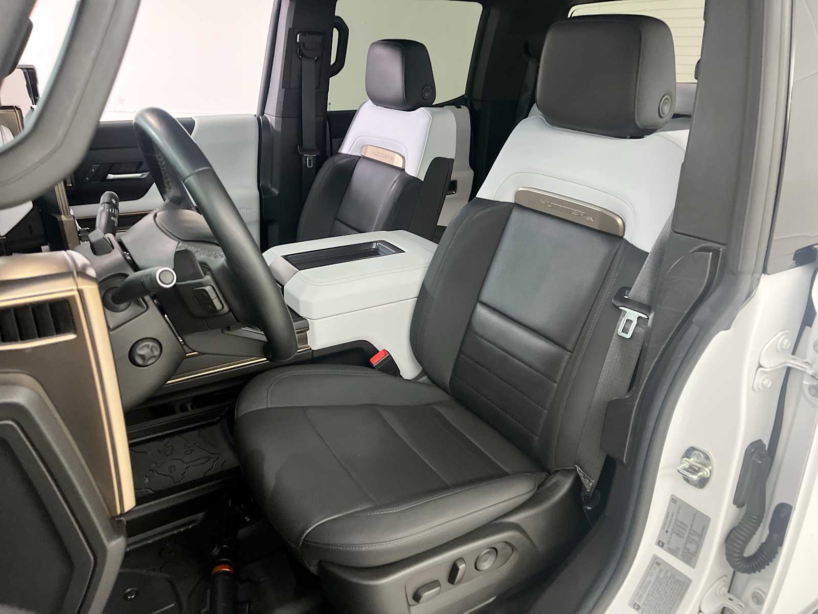 Thumbnail: 2022 GMC Hummer EV - 13