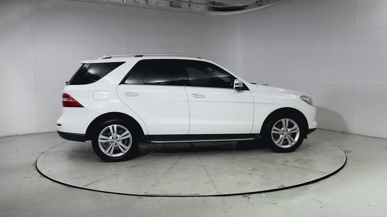 Thumbnail: 2015 Mercedes-Benz M-Class - 9