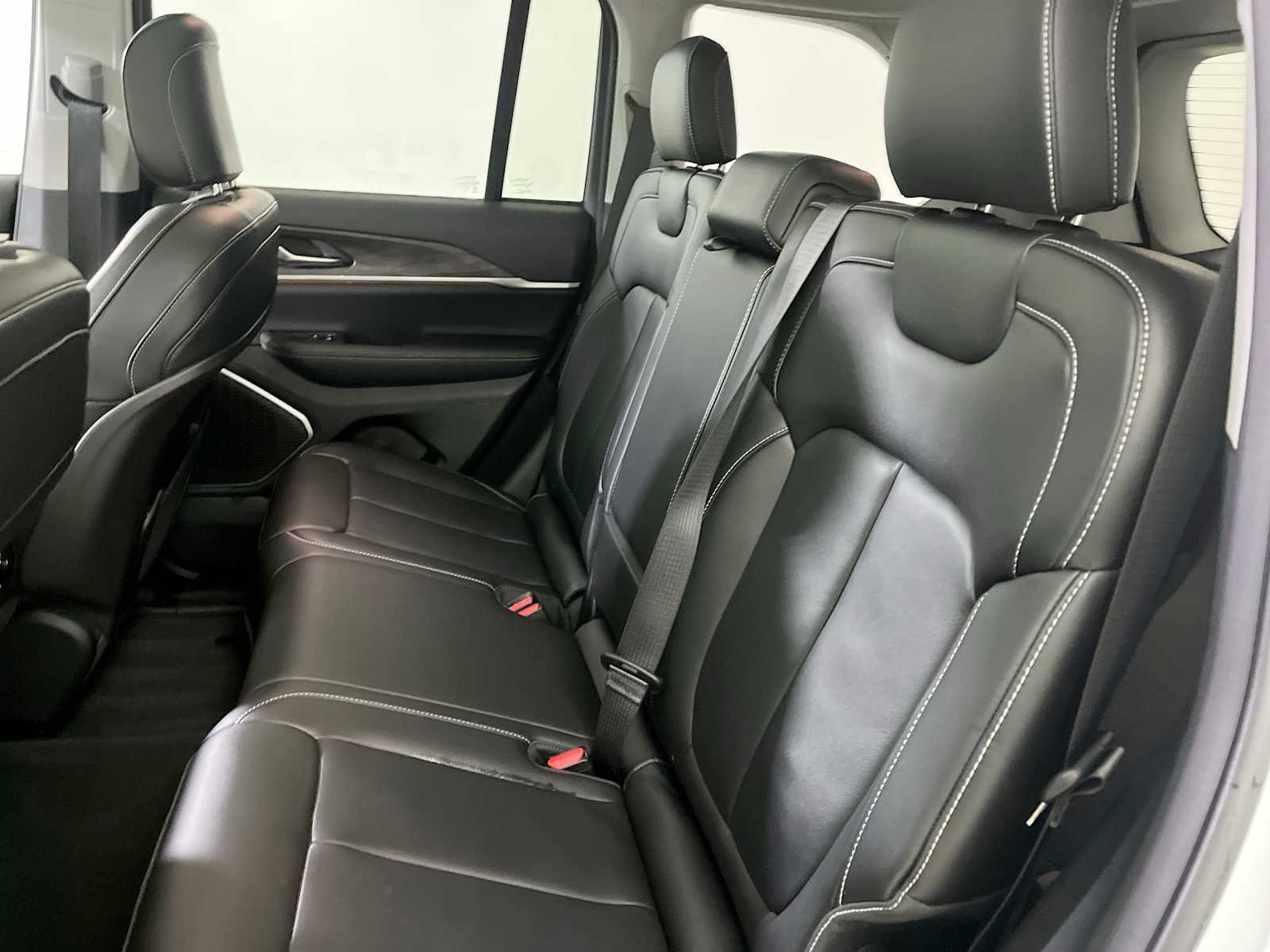 Thumbnail: 2022 Jeep Grand Cherokee - 25