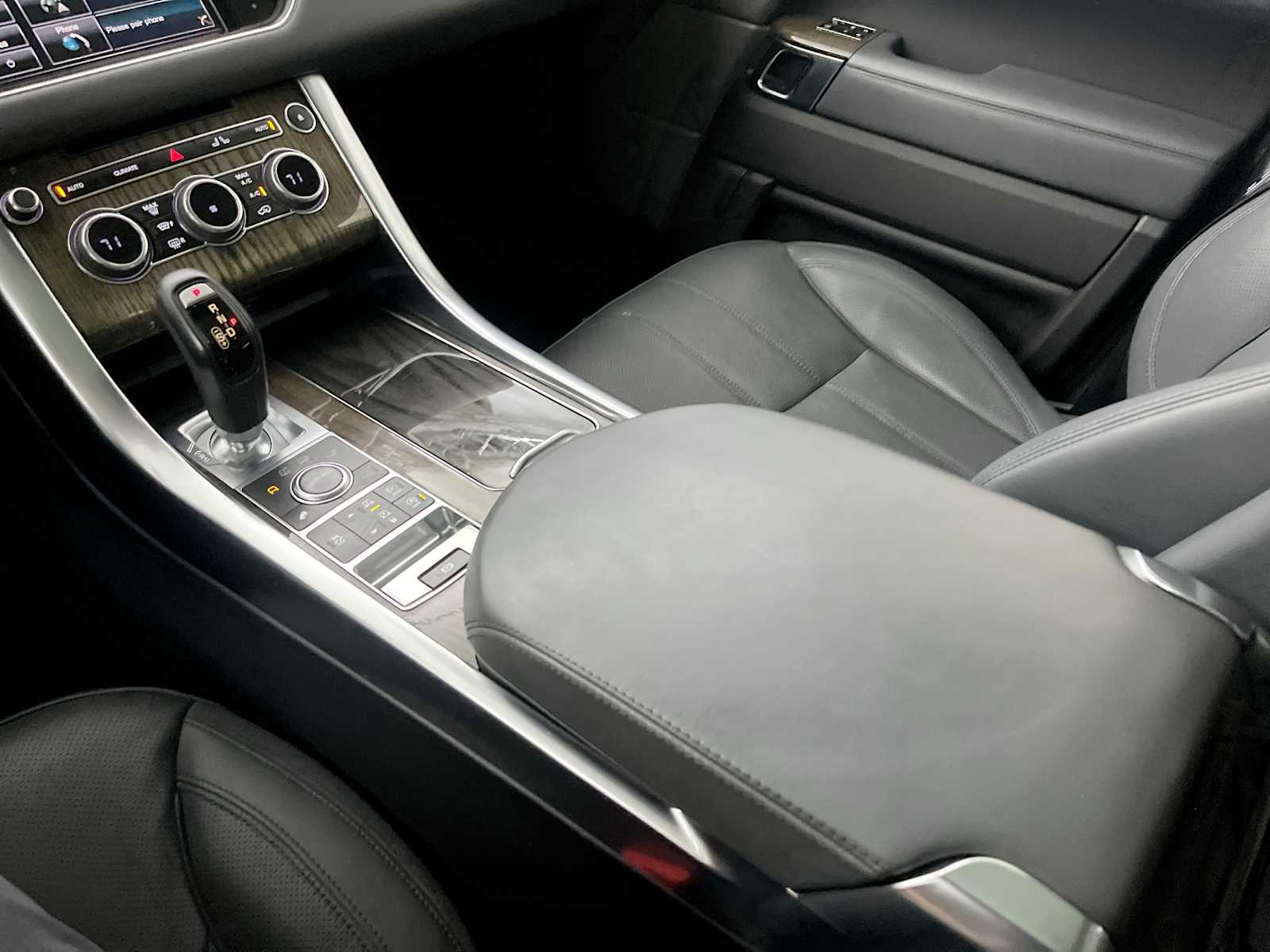 Thumbnail: 2015 Land Rover Range Rover Sport - 28