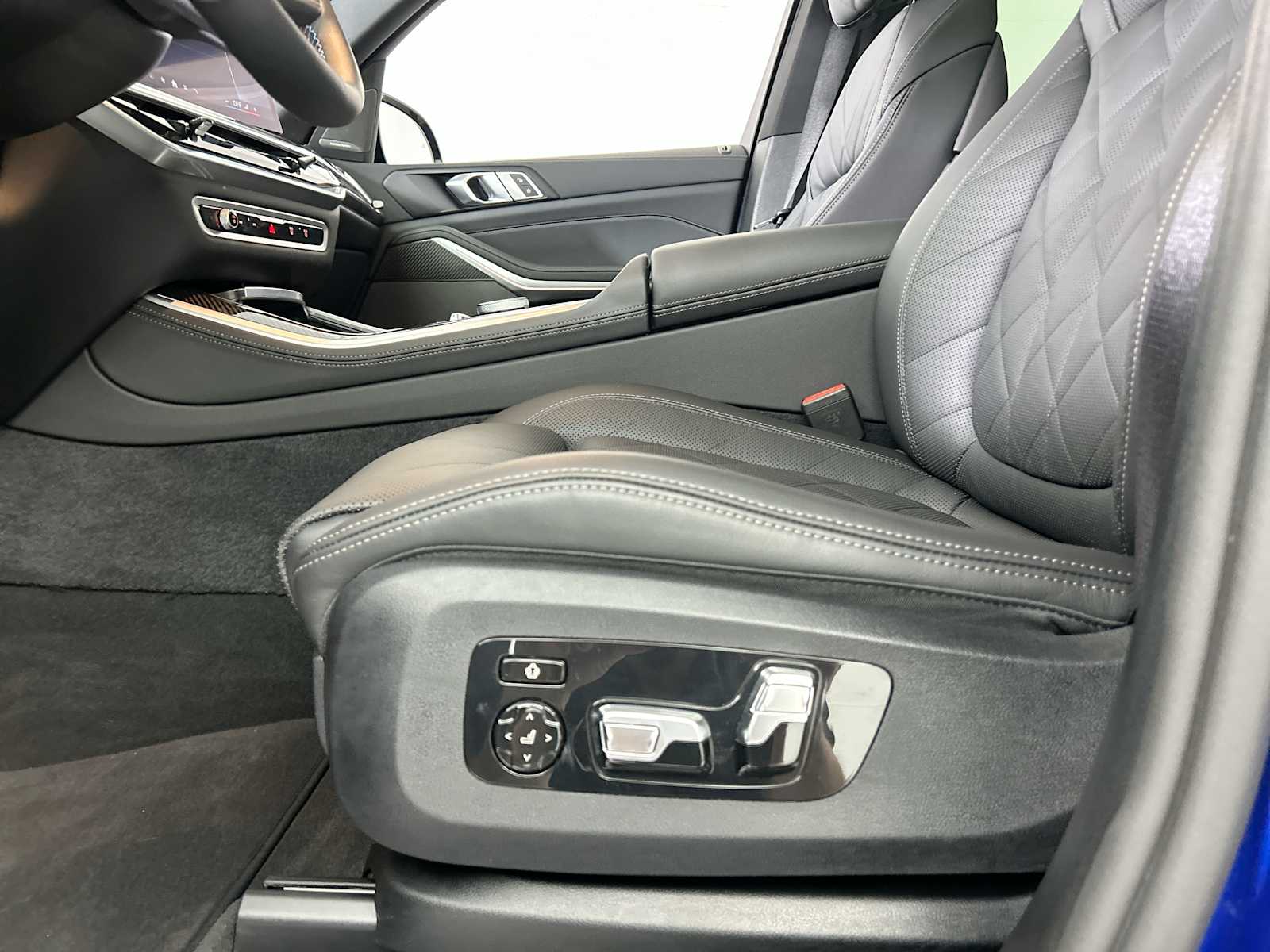 Thumbnail: 2026 BMW X5 - 14