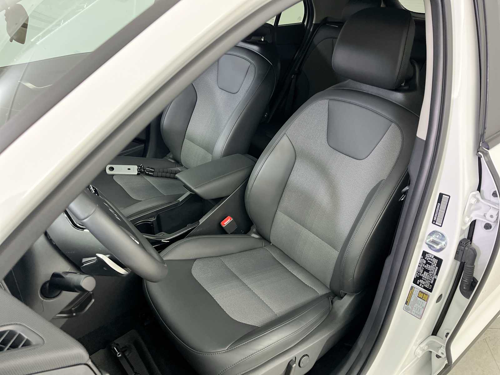 Thumbnail: 2025 Kia Niro - 13