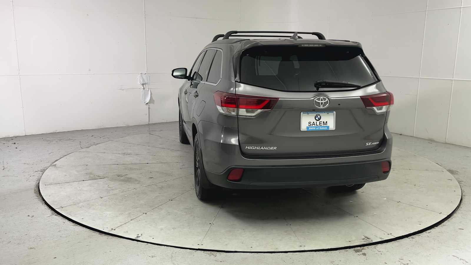 Thumbnail: 2019 Toyota Highlander - 2
