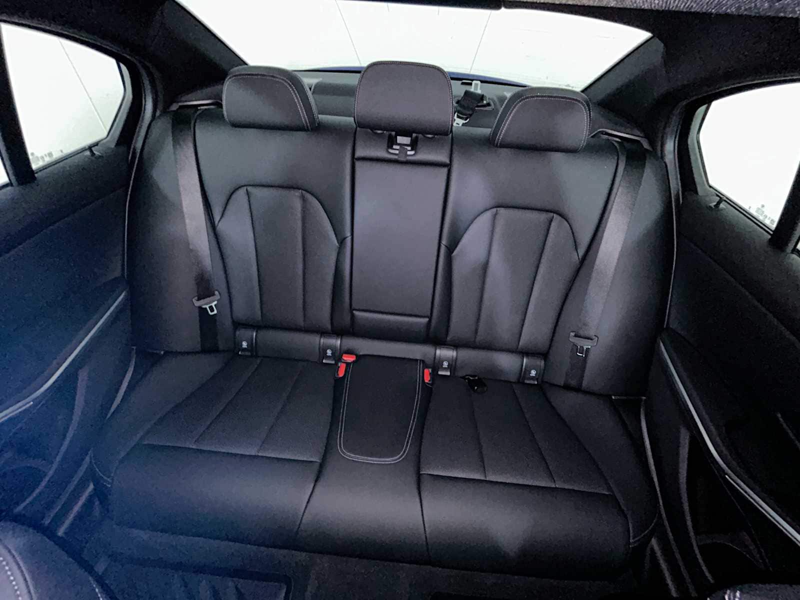 Thumbnail: 2025 BMW 3 Series - 25