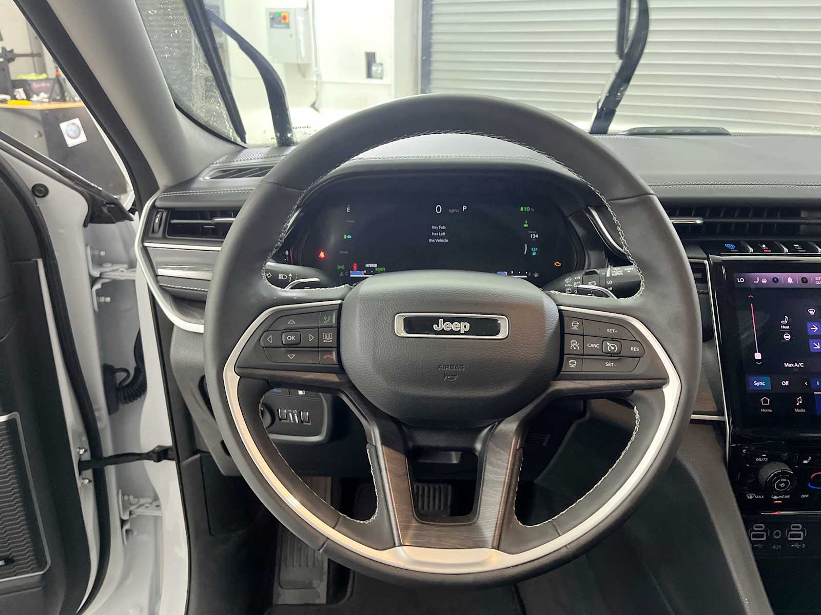 Thumbnail: 2022 Jeep Grand Cherokee - 11