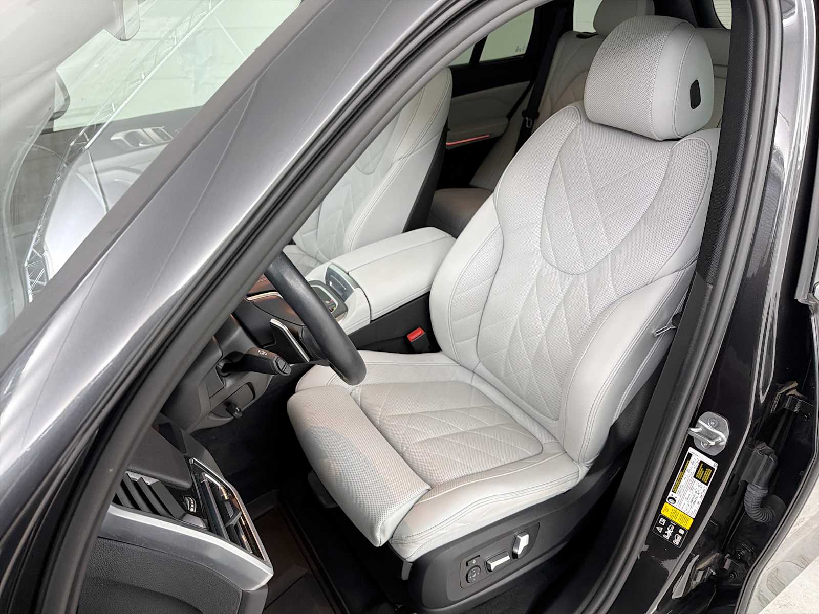 Thumbnail: 2023 BMW X5 - 12