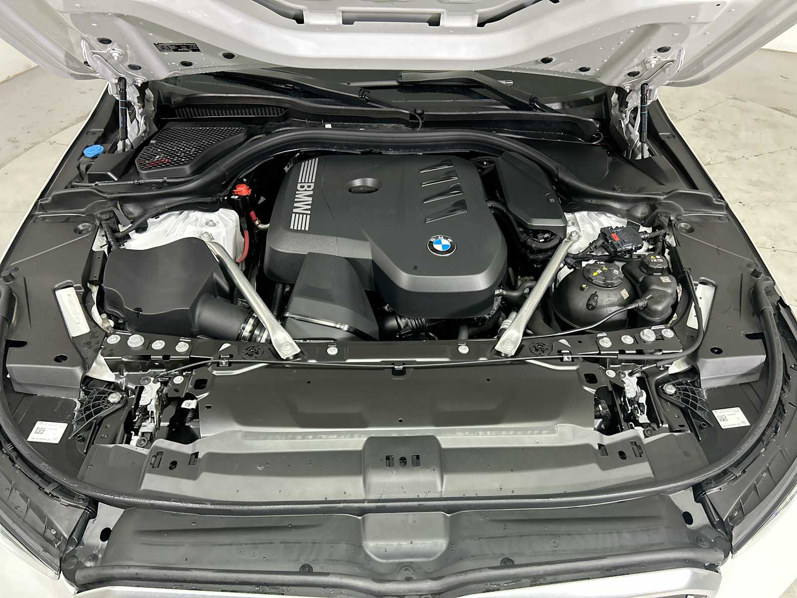 Thumbnail: 2024 BMW 5 Series - 18