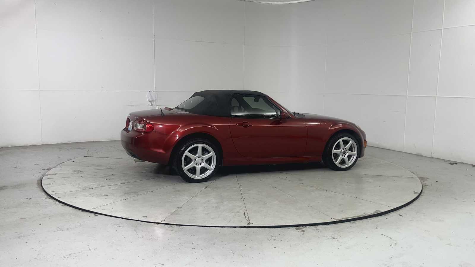 Thumbnail: 2010 Mazda MX-5 Miata - 9