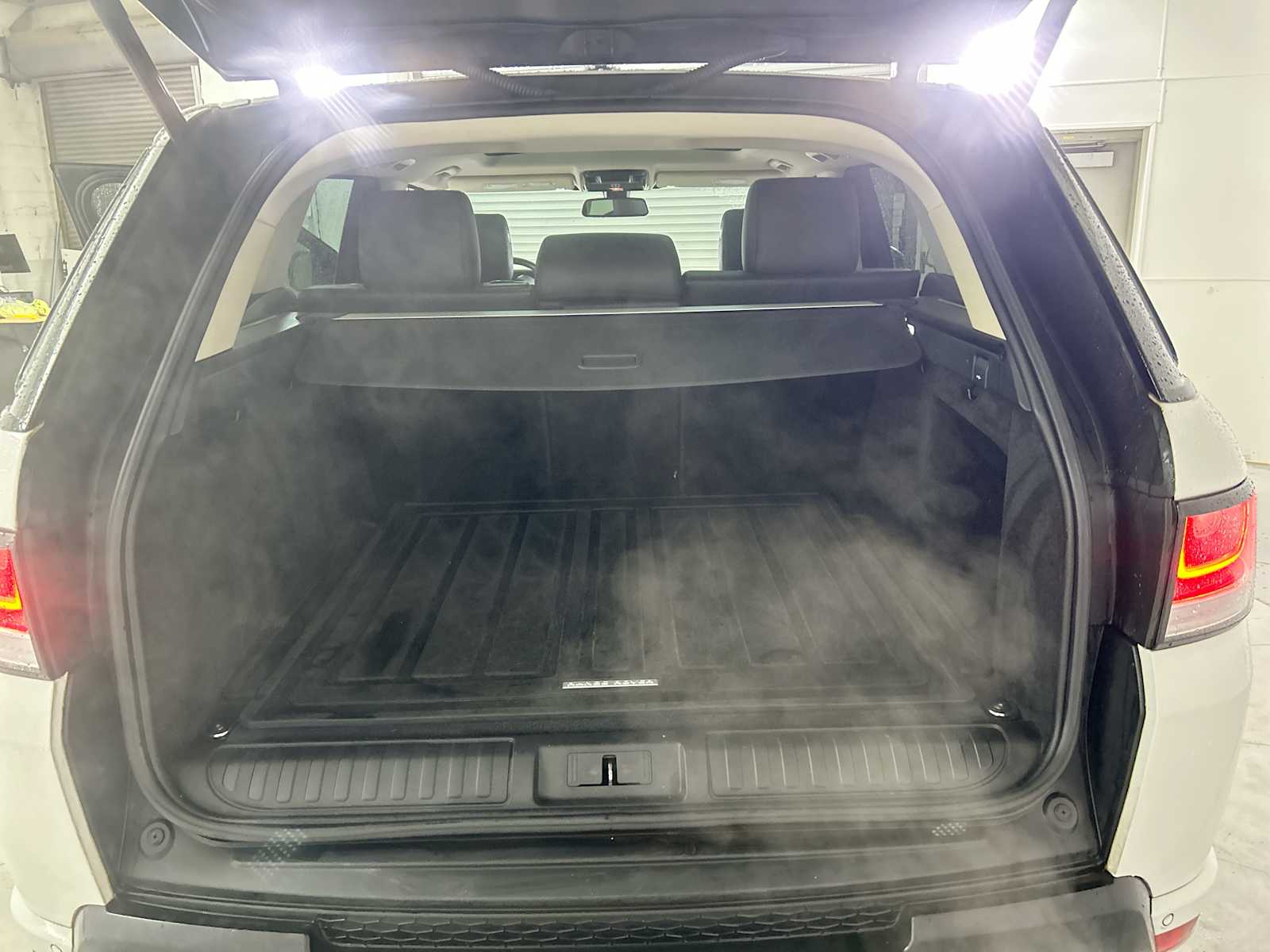 Thumbnail: 2015 Land Rover Range Rover Sport - 21