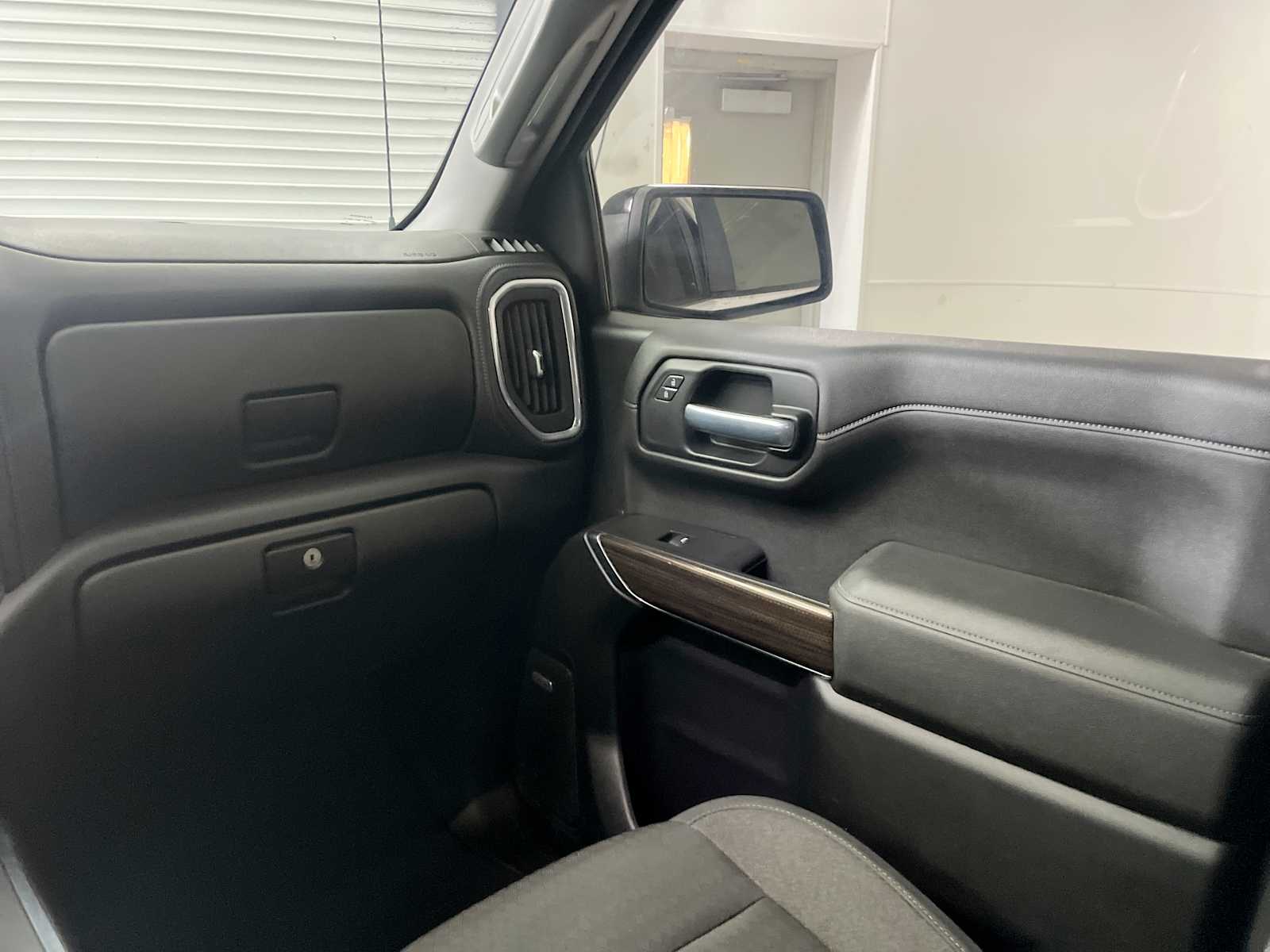 Thumbnail: 2021 Chevrolet Silverado 1500 - 11