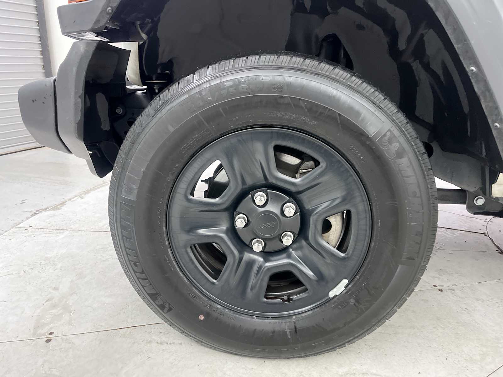 Thumbnail: 2021 Jeep Wrangler - 18