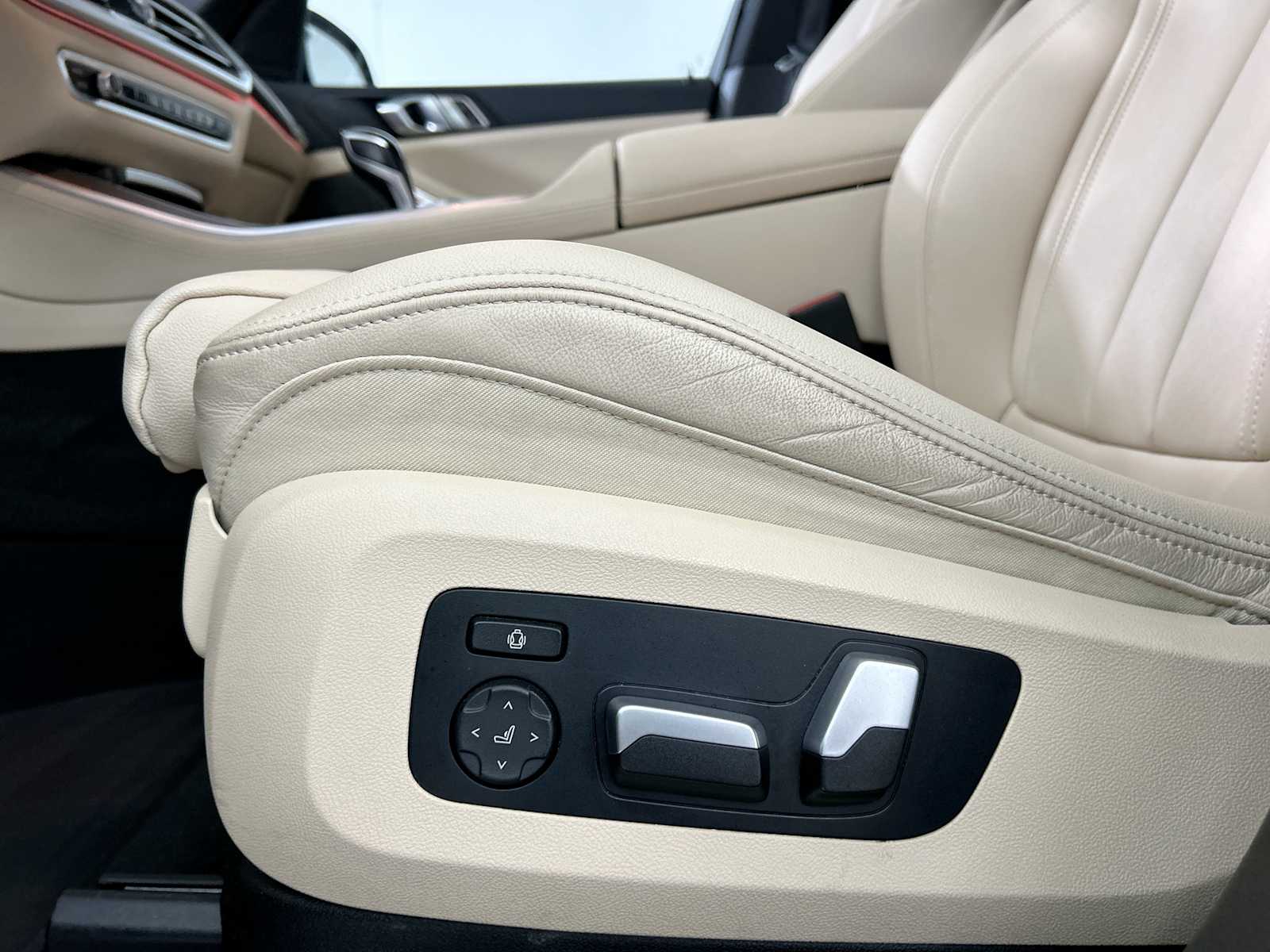 Thumbnail: 2022 BMW X5 - 14