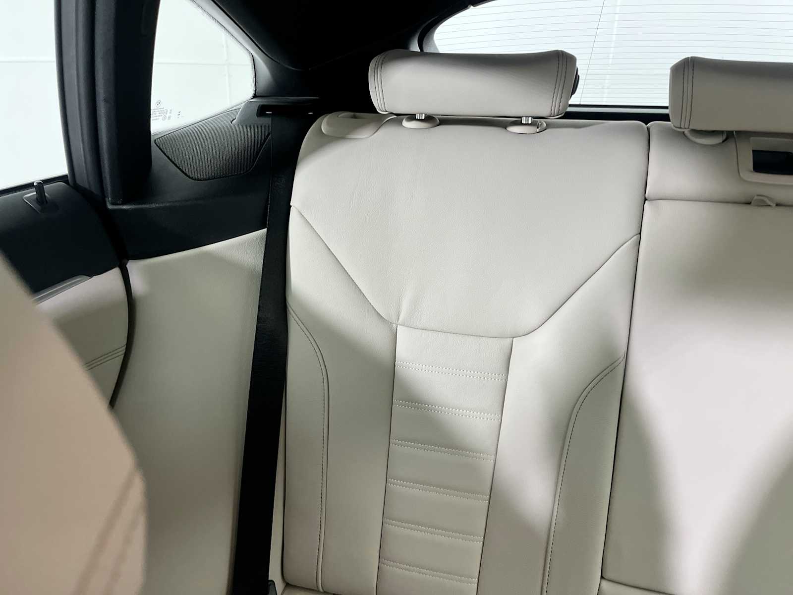 Thumbnail: 2023 BMW i4 - 12