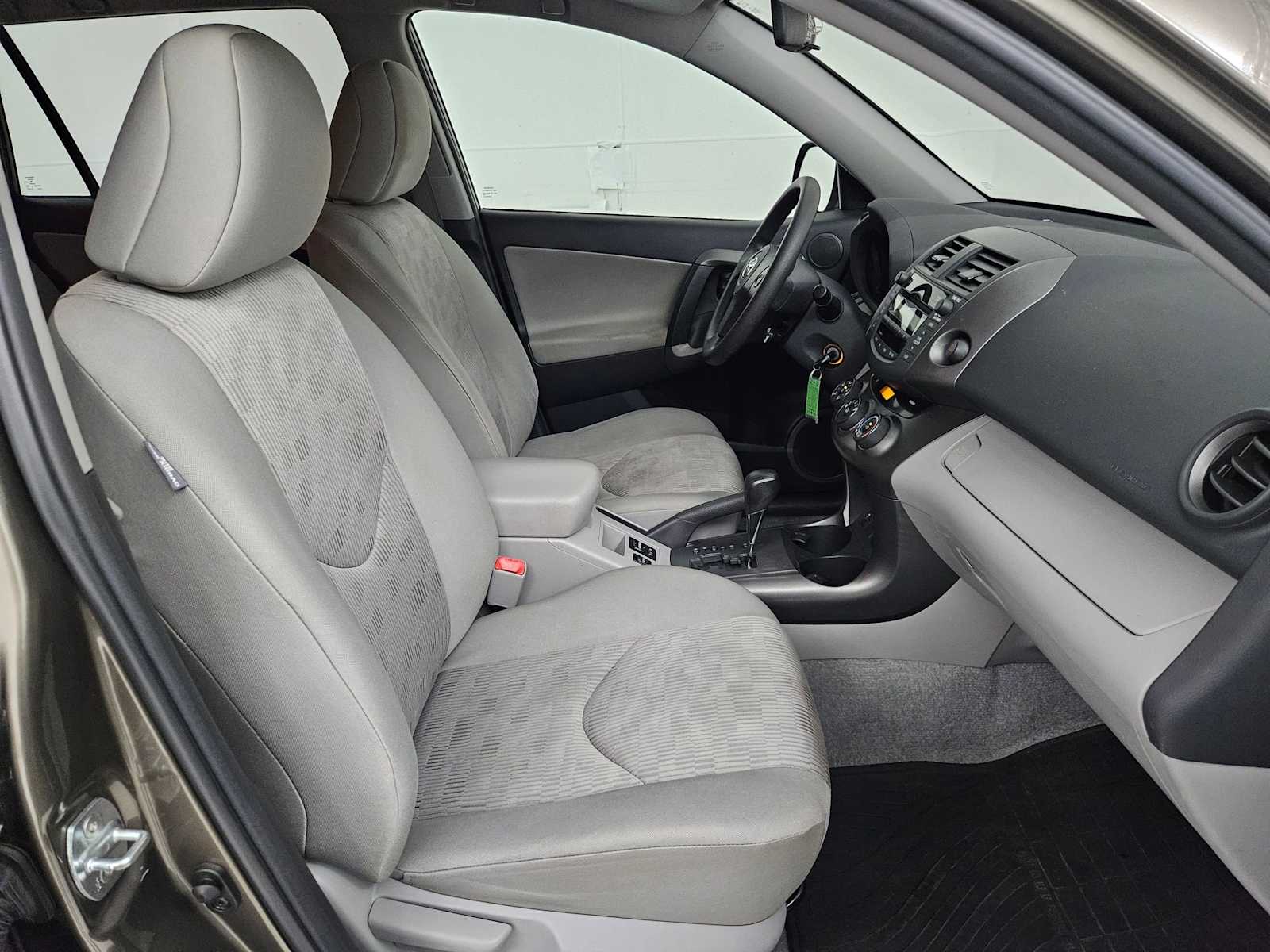 Thumbnail: 2011 Toyota RAV4 - 21