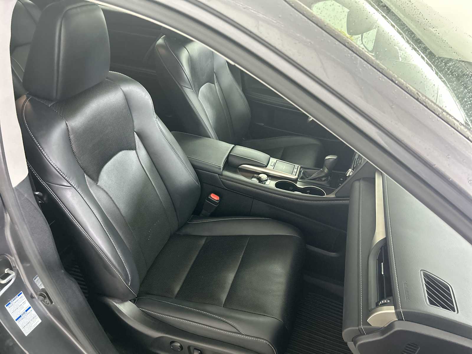 Thumbnail: 2024 Lexus RX - 26