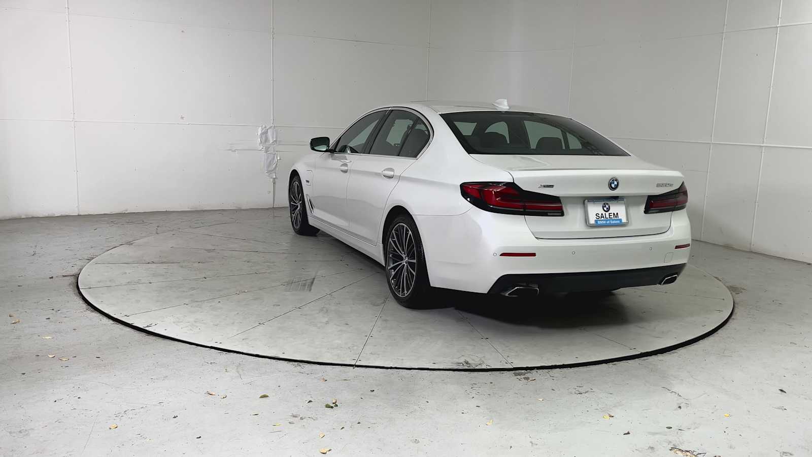 Thumbnail: 2023 BMW 5 Series - 3