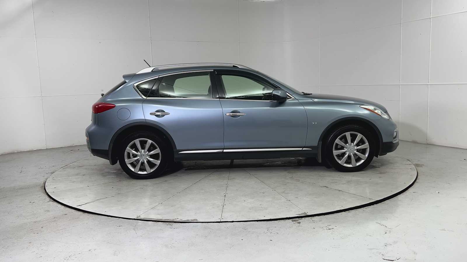 Thumbnail: 2017 INFINITI QX50 - 9