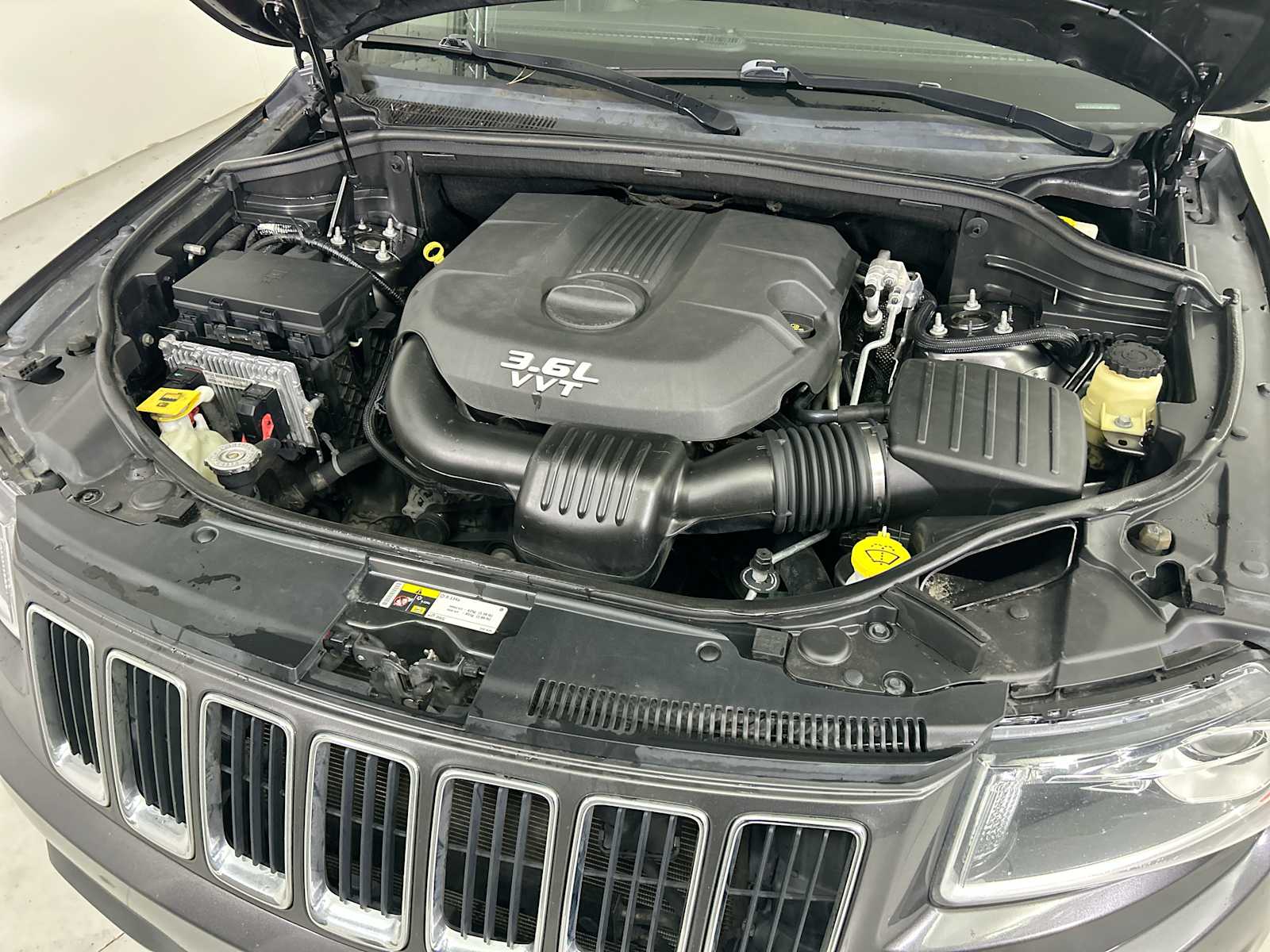 Thumbnail: 2014 Jeep Grand Cherokee - 17