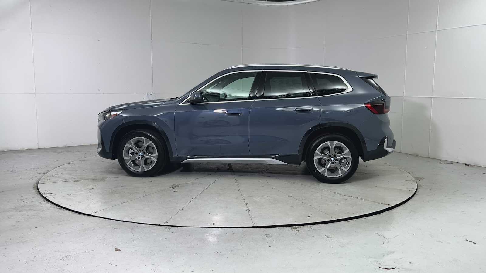 Thumbnail: 2026 BMW X1 - 5