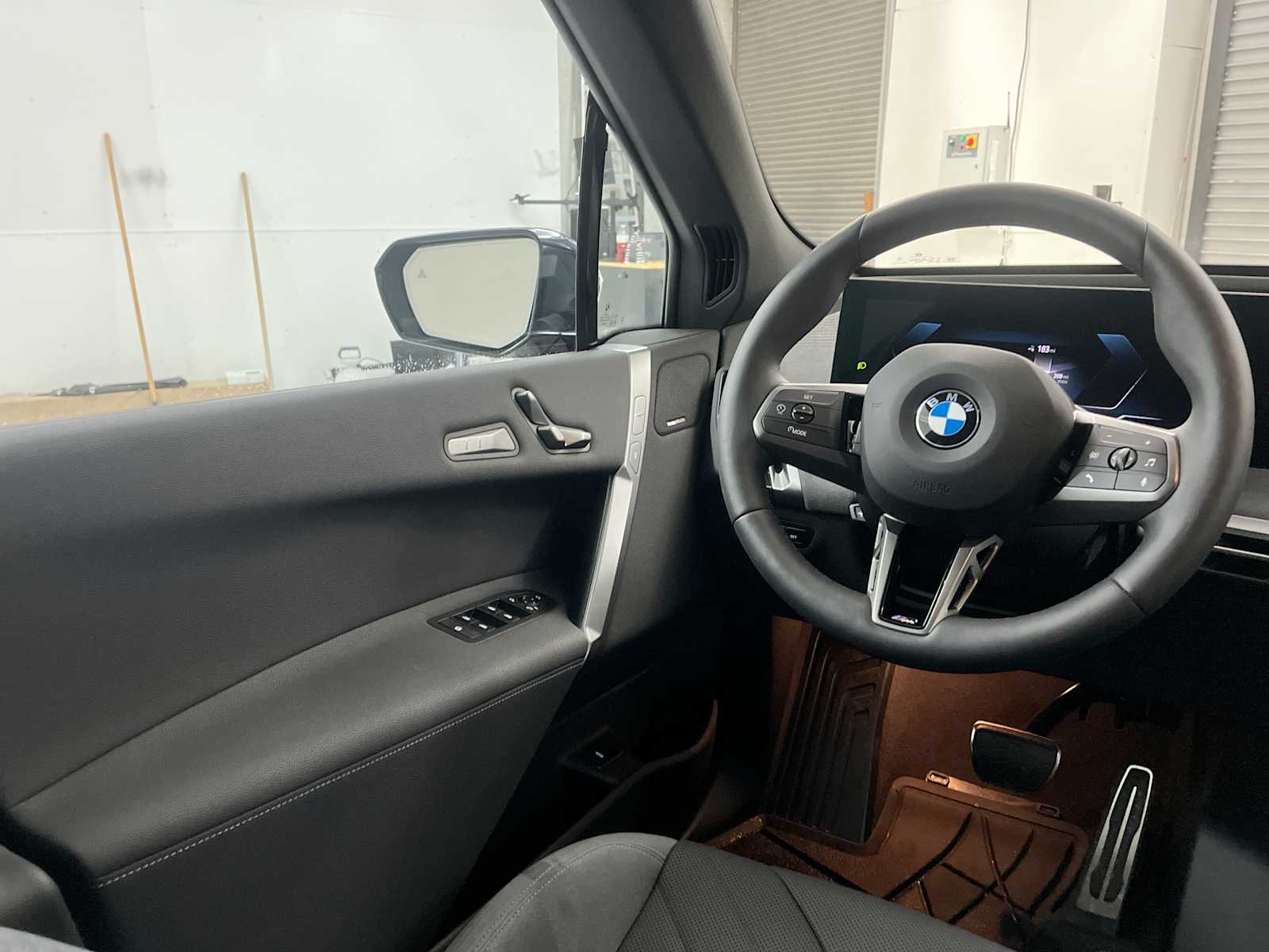 Thumbnail: 2026 BMW iX - 15