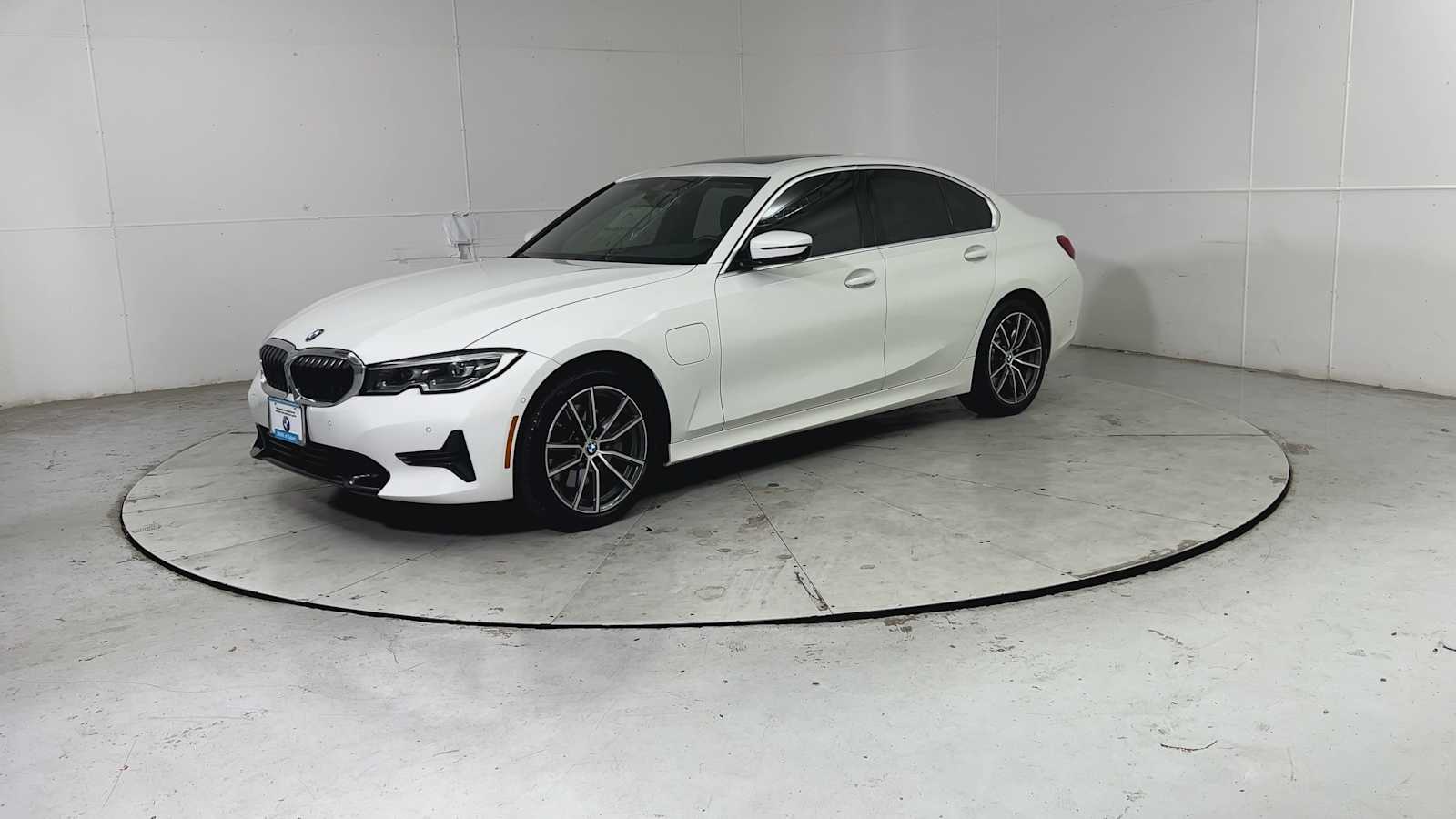 Thumbnail: 2021 BMW 3 Series - 6