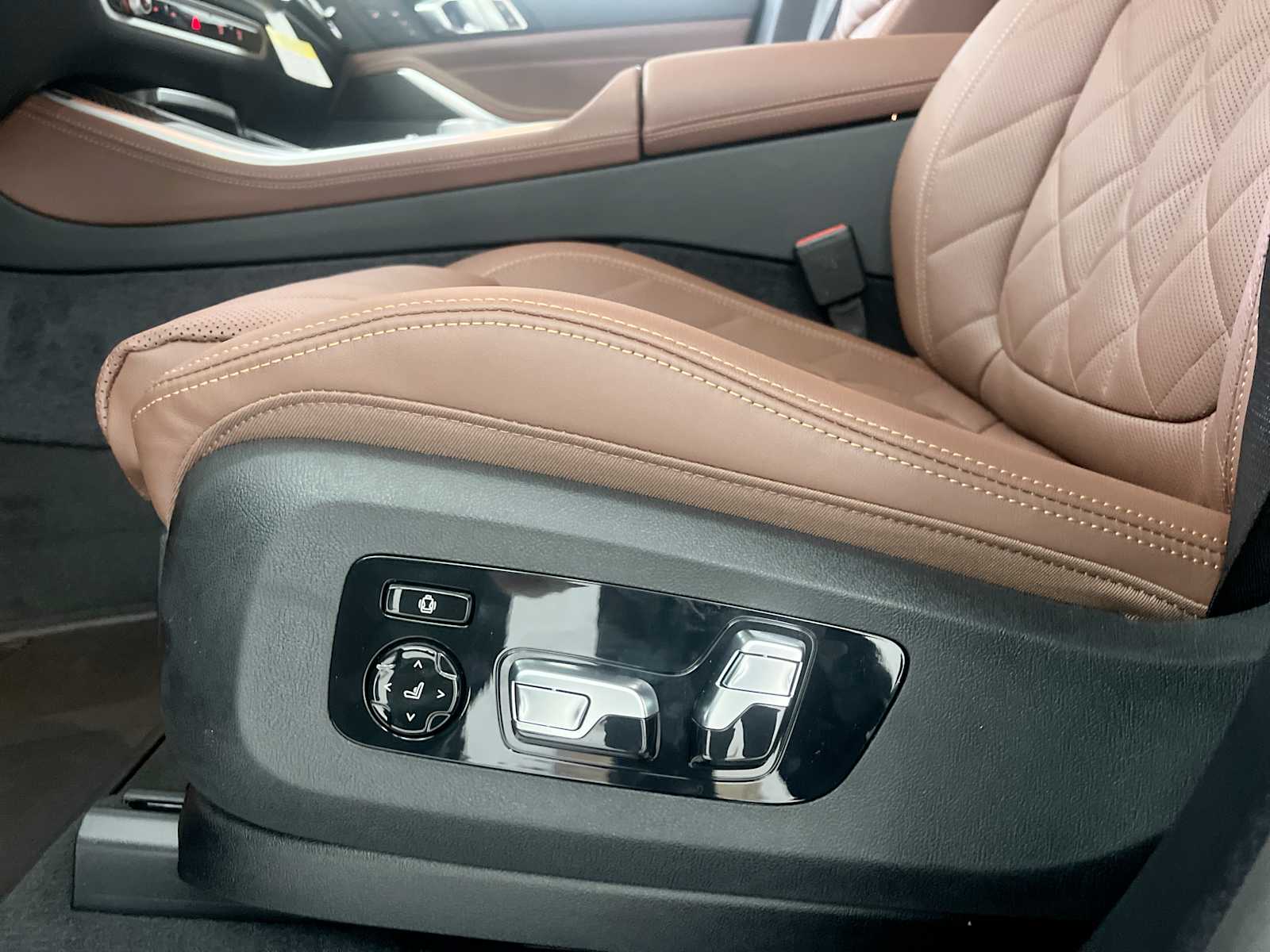 Thumbnail: 2026 BMW X5 - 14