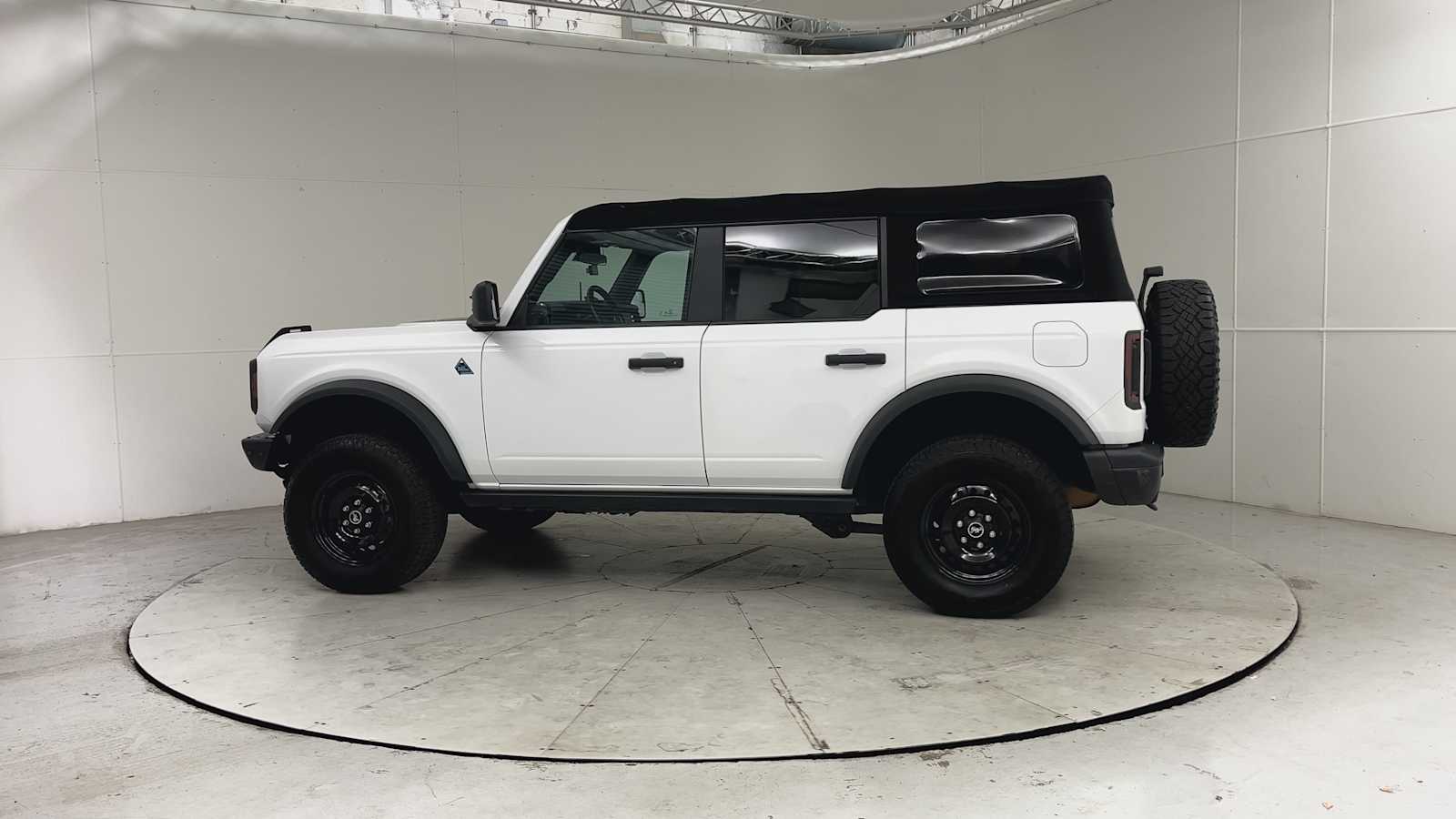 Thumbnail: 2022 Ford Bronco - 4