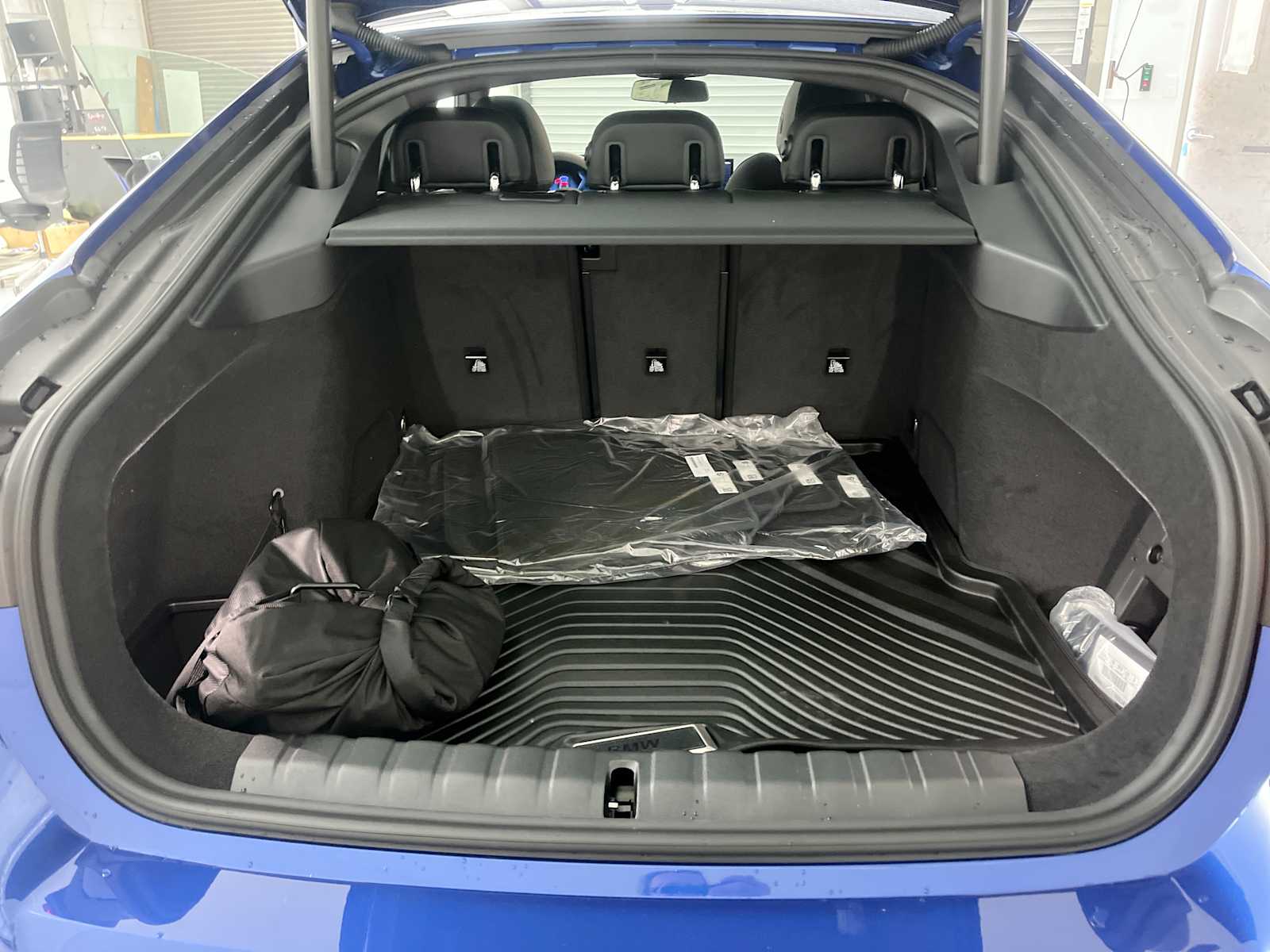 Thumbnail: 2026 BMW i4 - 27