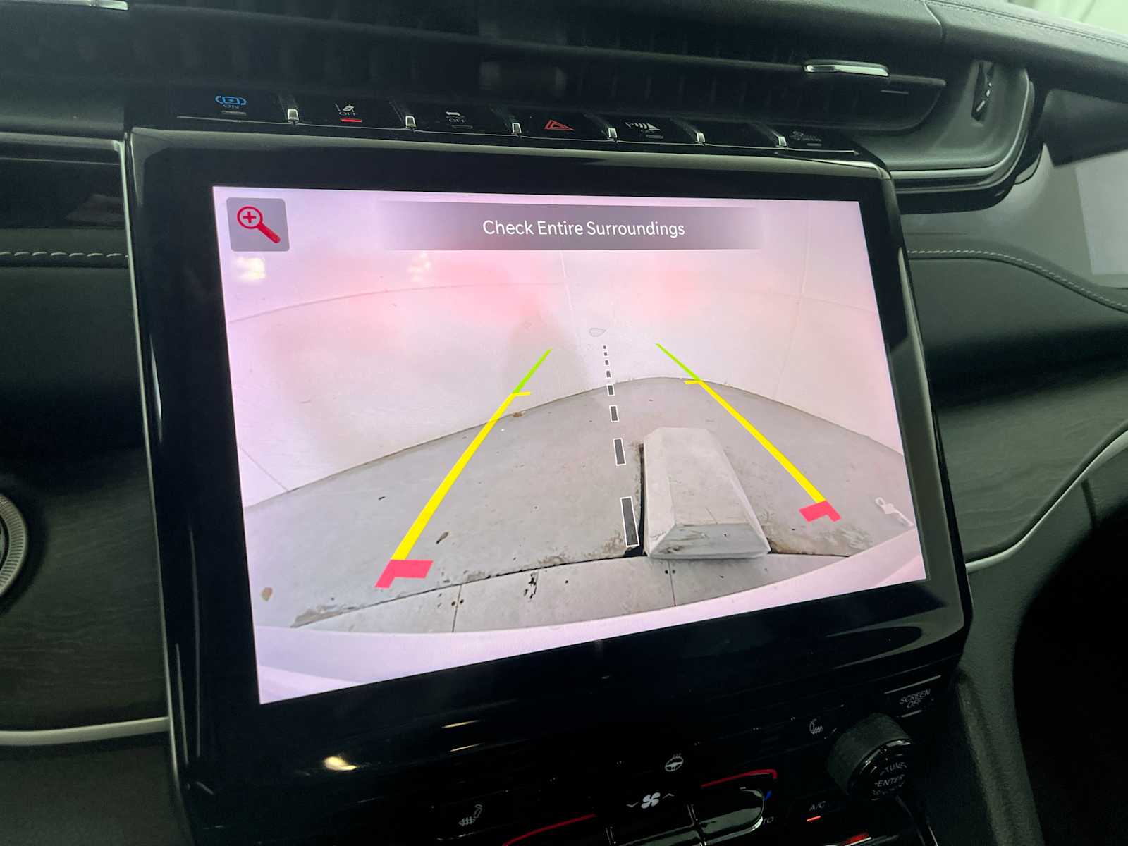 Thumbnail: 2022 Jeep Grand Cherokee - 24