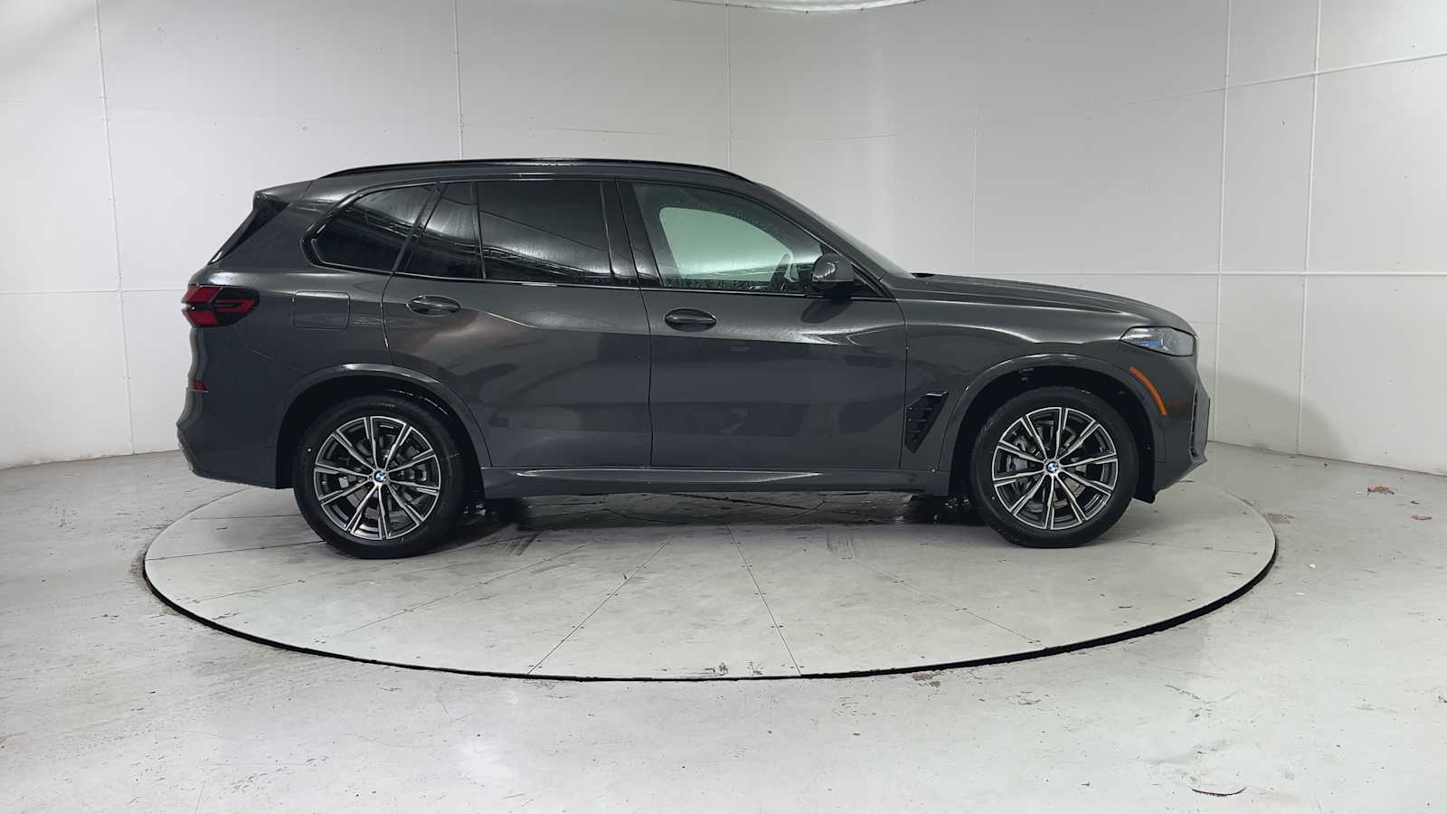 Thumbnail: 2026 BMW X5 - 9