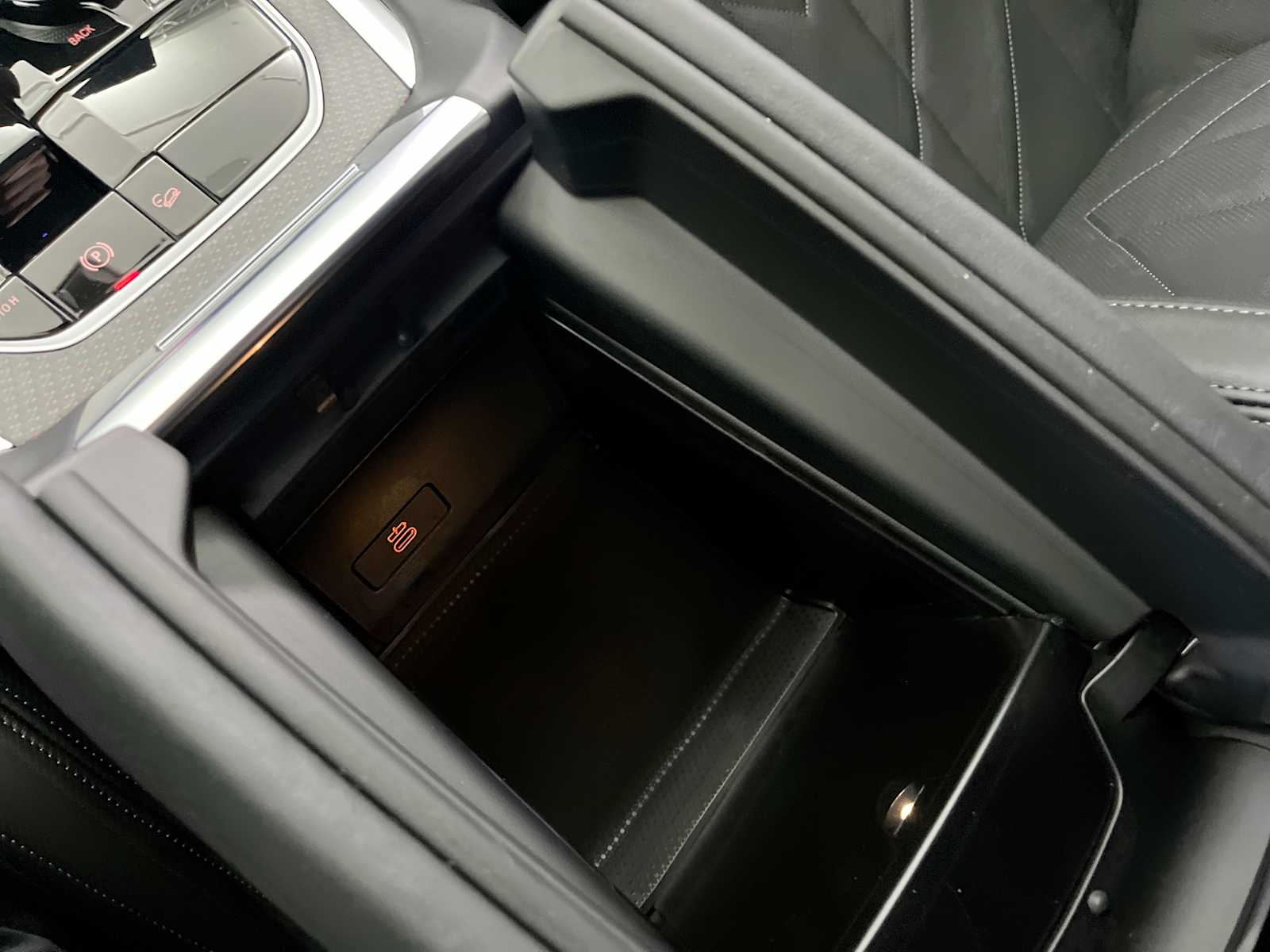 Thumbnail: 2026 BMW XM - 23