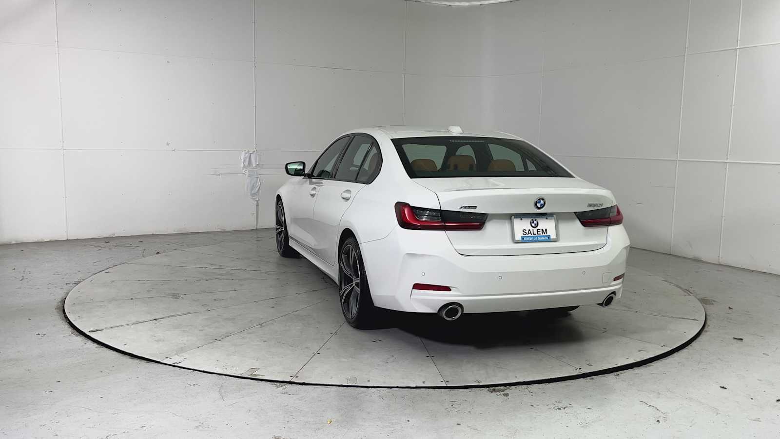 Thumbnail: 2023 BMW 3 Series - 3