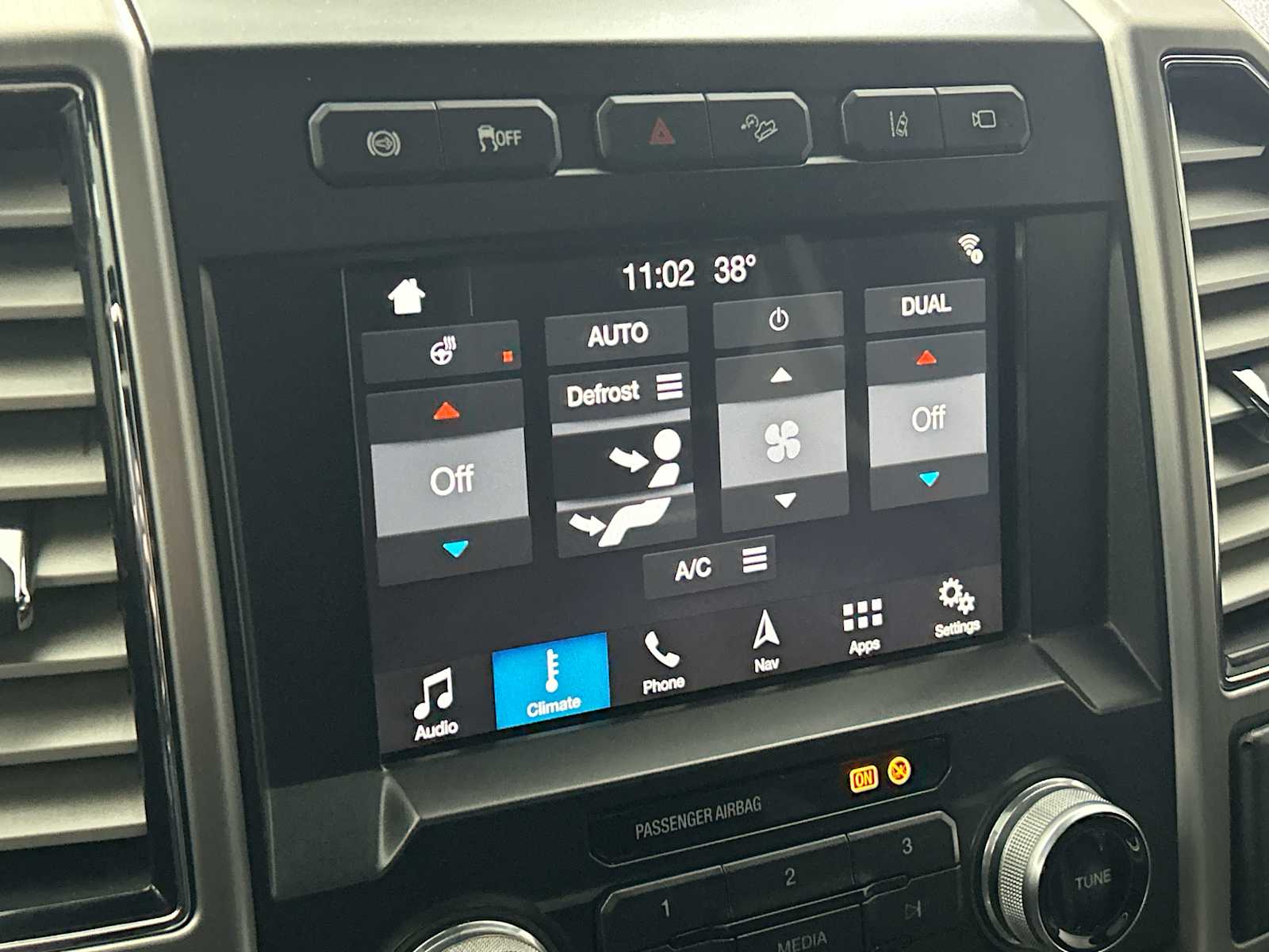 Thumbnail: 2018 Ford Econoline - 17